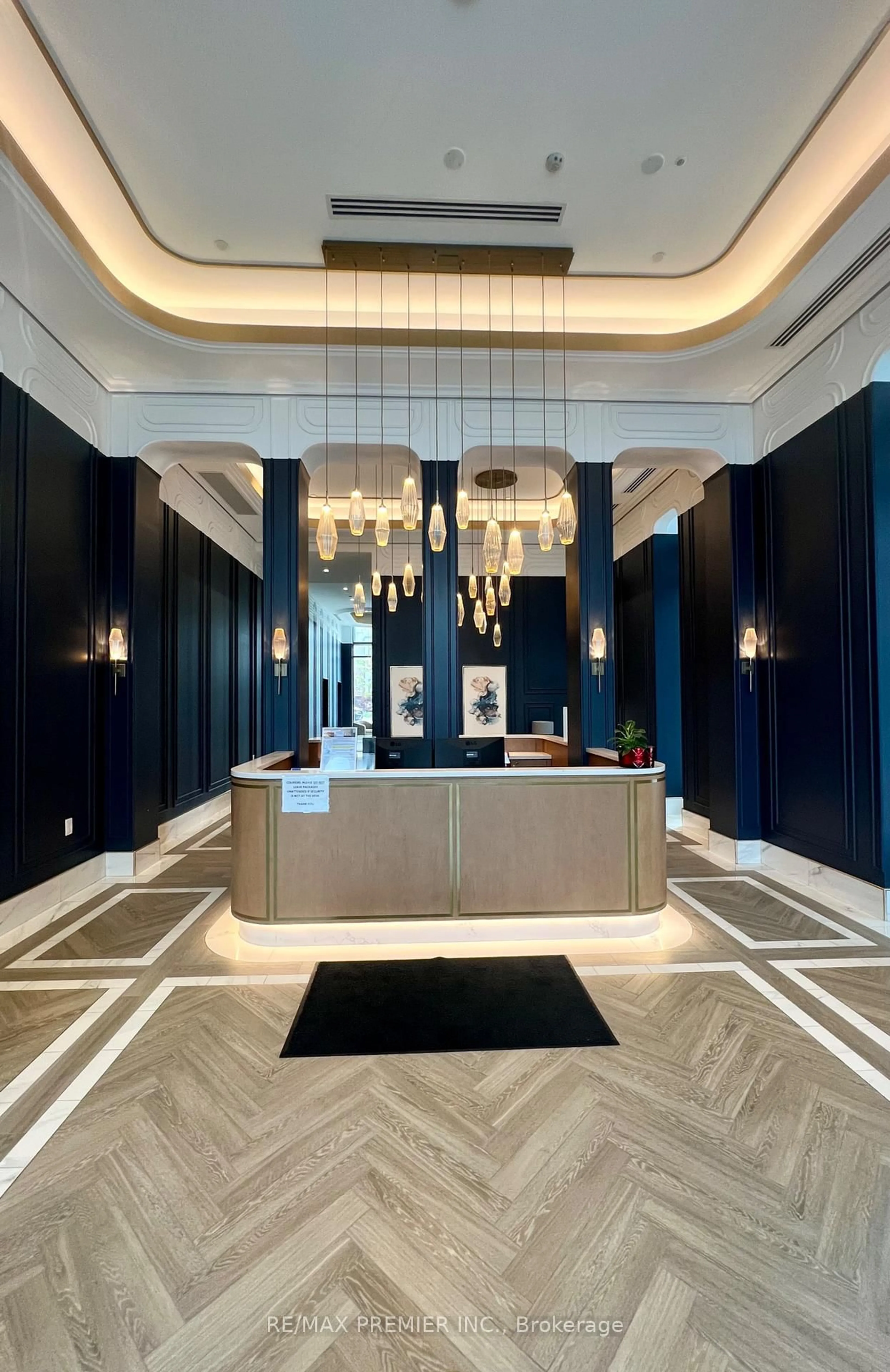 Lobby for 120 Eagle Rock Way #601, Vaughan Ontario L6A 5C2