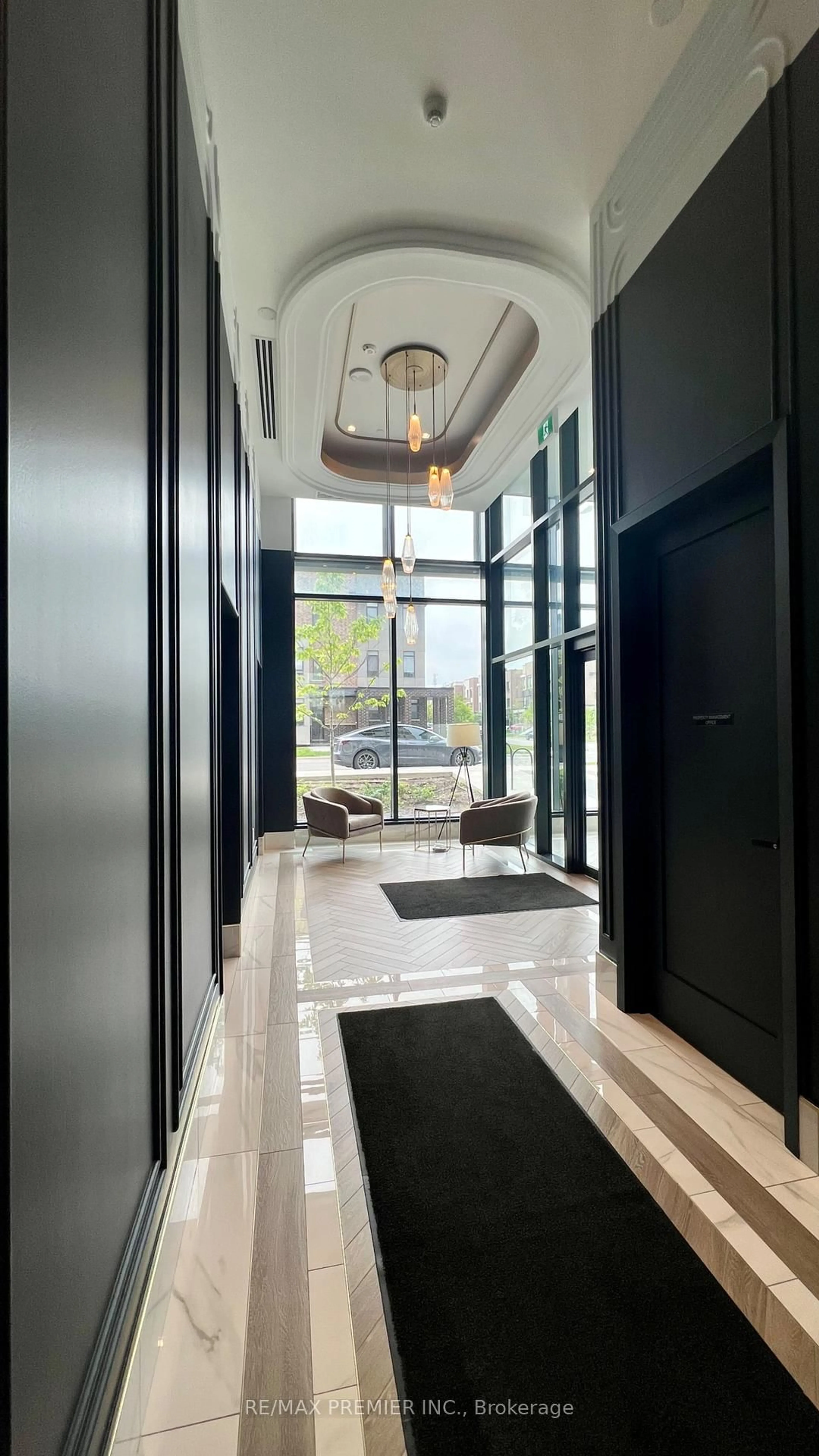 Indoor foyer for 120 Eagle Rock Way #601, Vaughan Ontario L6A 5C2