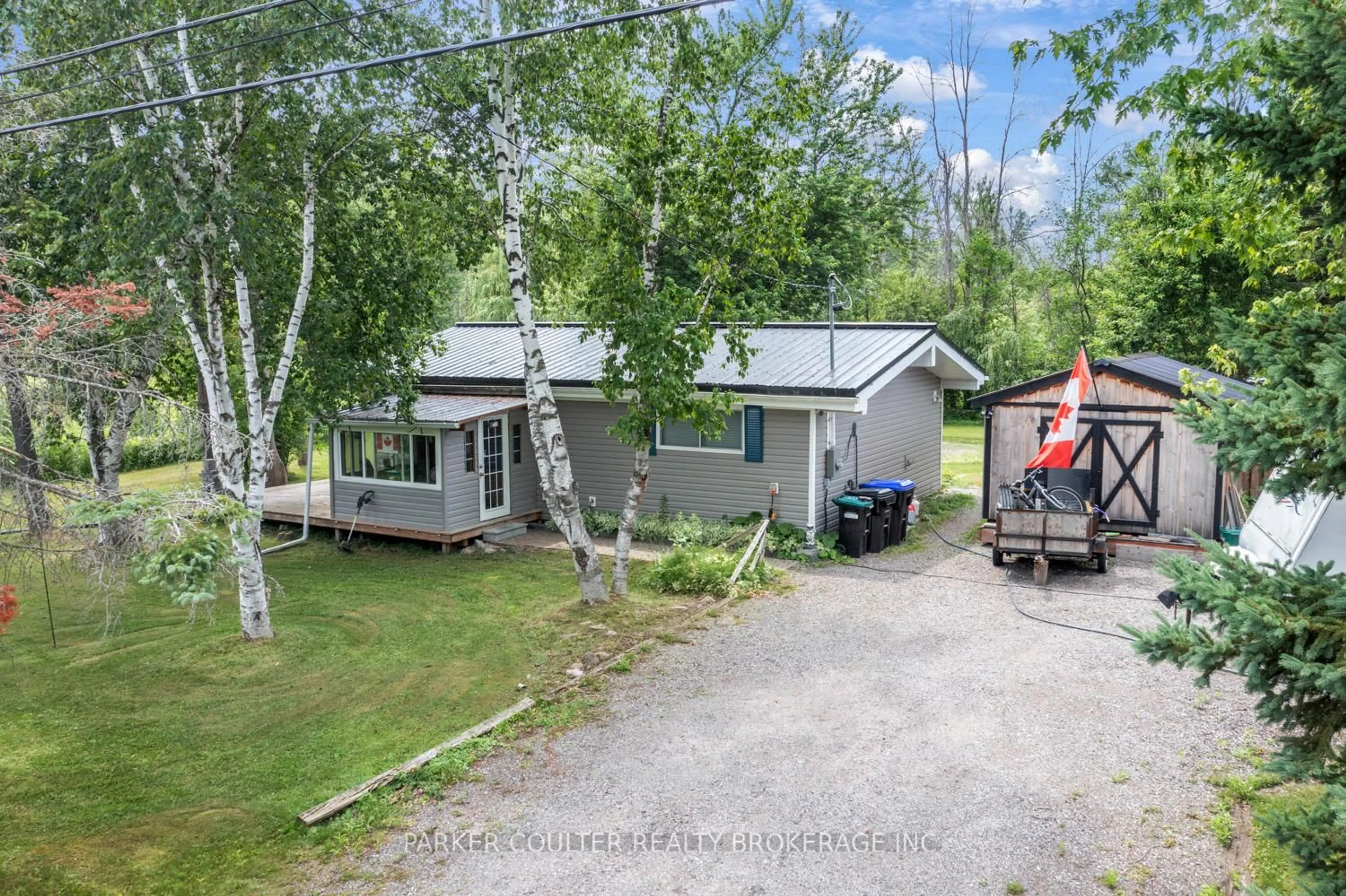 A pic from outside/outdoor area/front of a property/back of a property/a pic from drone, street for 2364 Buchanan St, Innisfil Ontario L9S 3W7