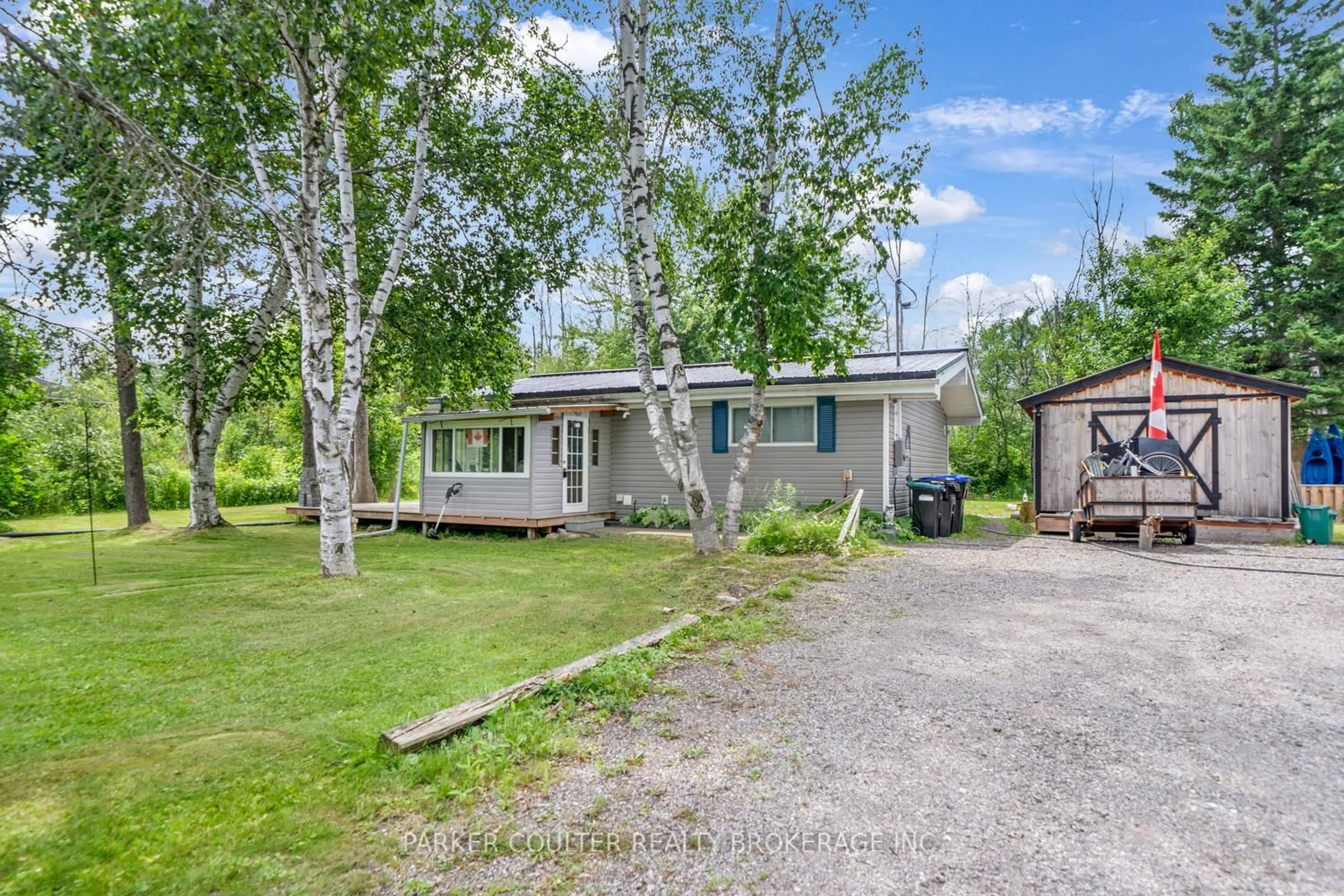 A pic from outside/outdoor area/front of a property/back of a property/a pic from drone, street for 2364 Buchanan St, Innisfil Ontario L9S 3W7