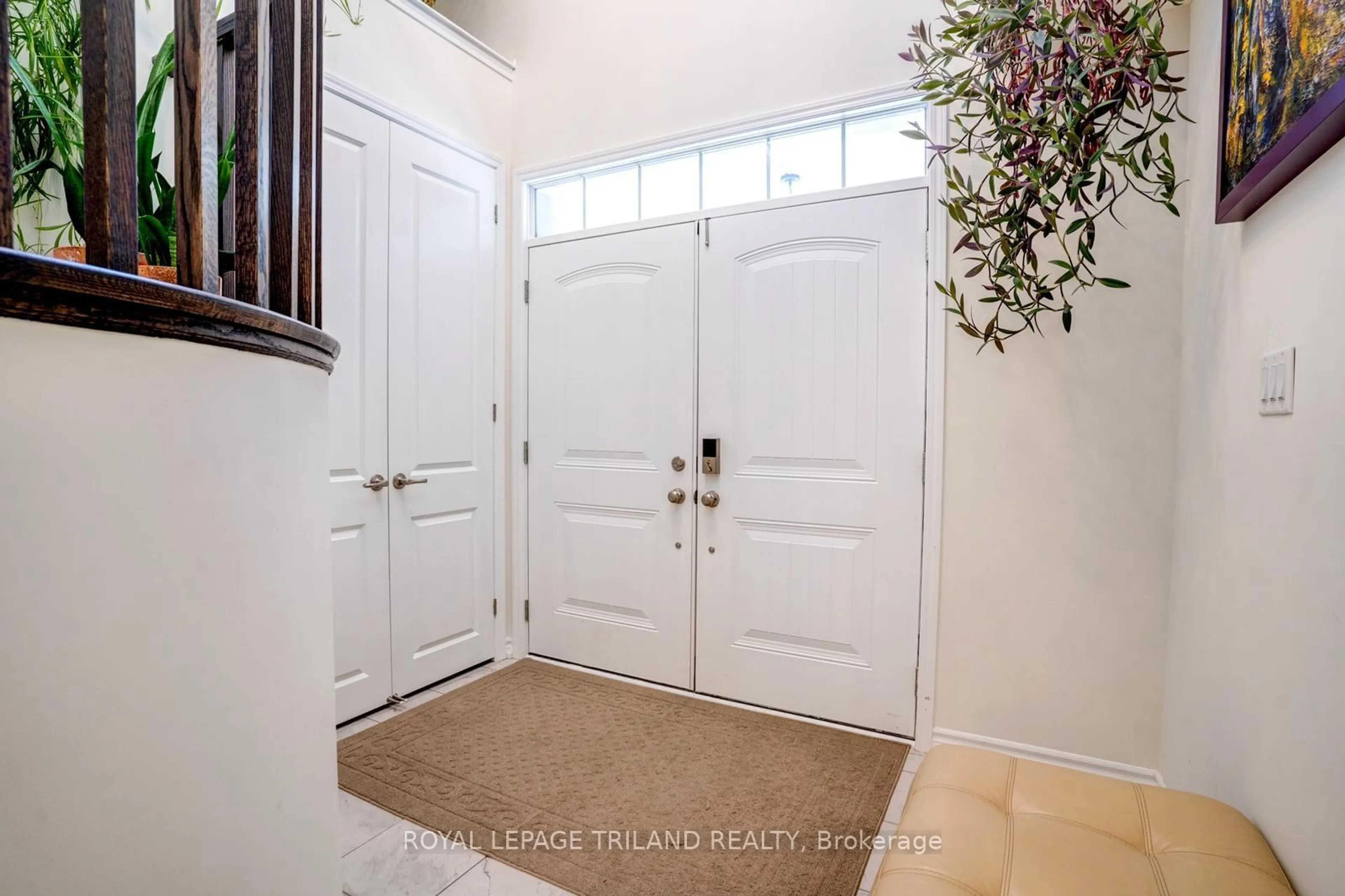 Indoor entryway for 63 Ten Pines Rd, Vaughan Ontario L4H 5B4