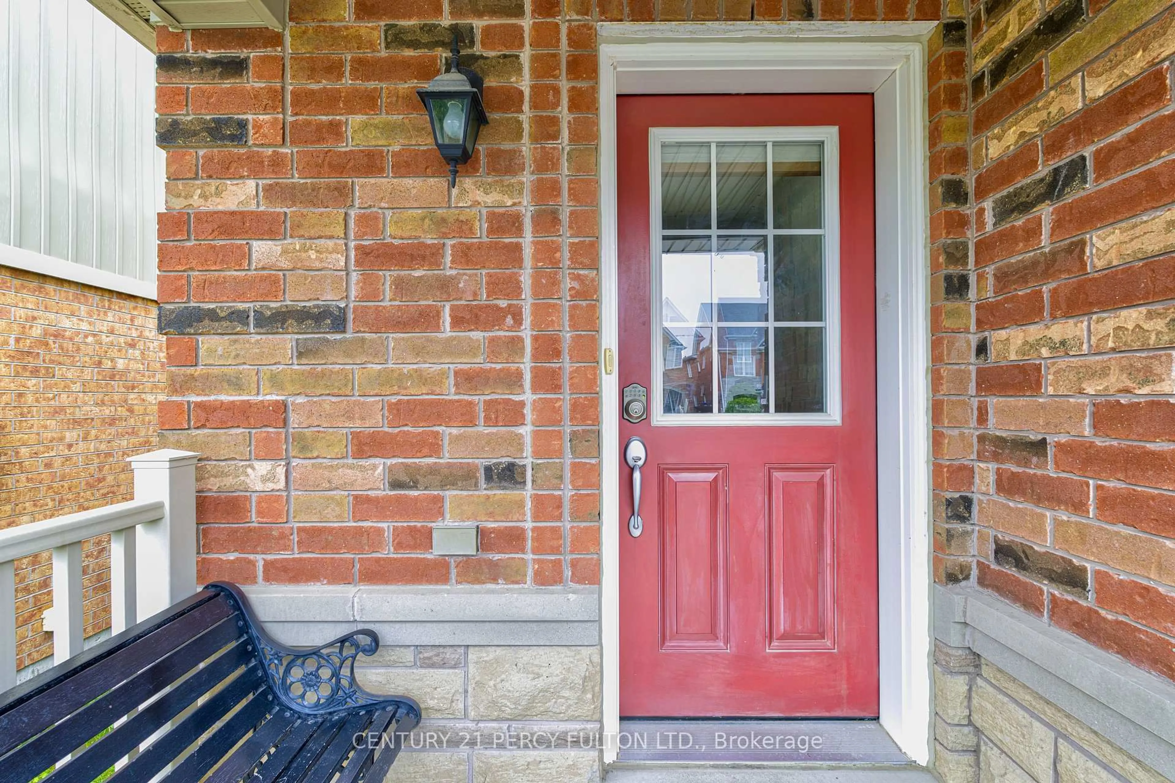 Home with brick exterior material, street for 102 Russel Dr, Bradford West Gwillimbury Ontario L3Z 0M7