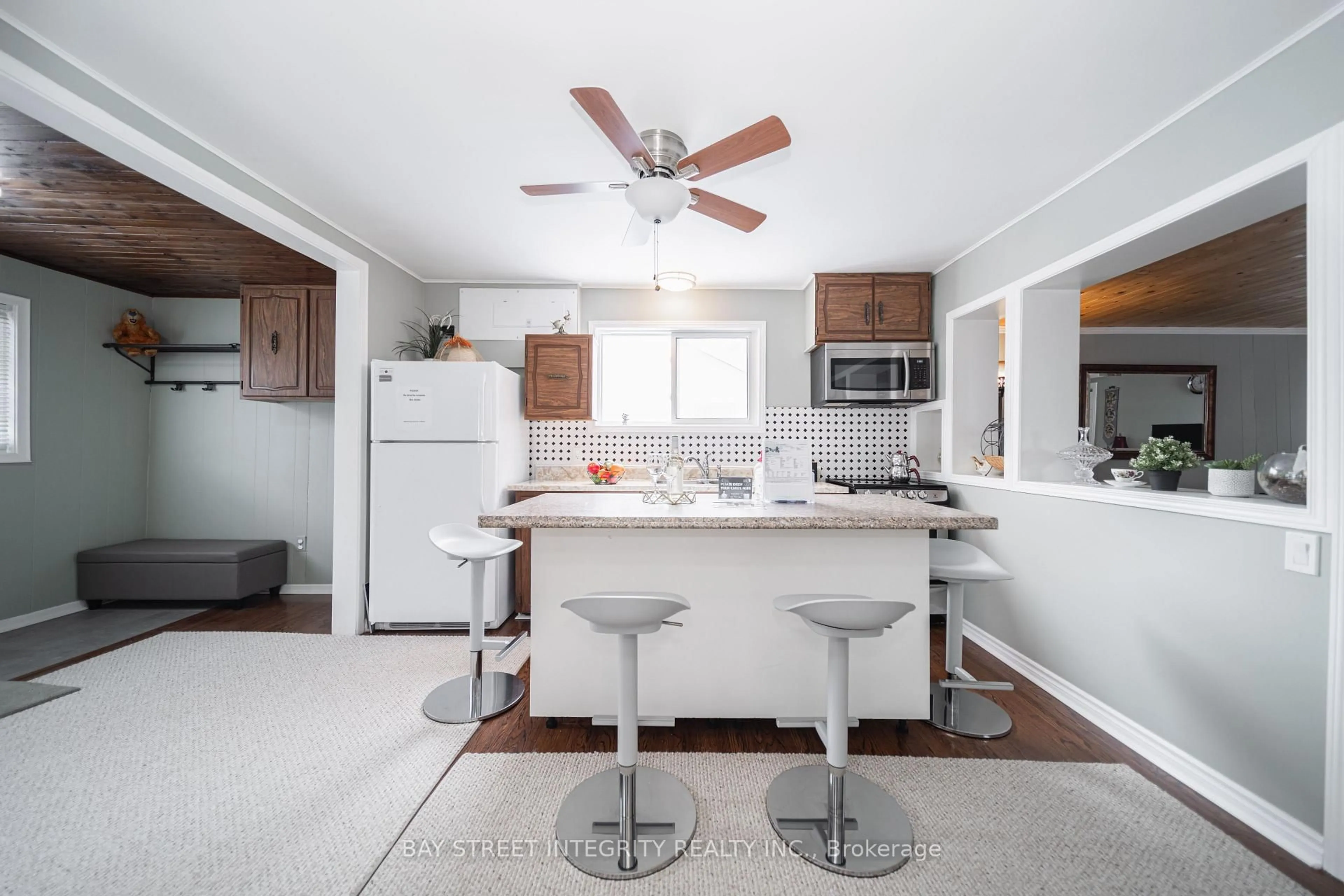 Open concept kitchen, unknown for 74 De La Salle Blvd, Georgina Ontario L0E 1S0