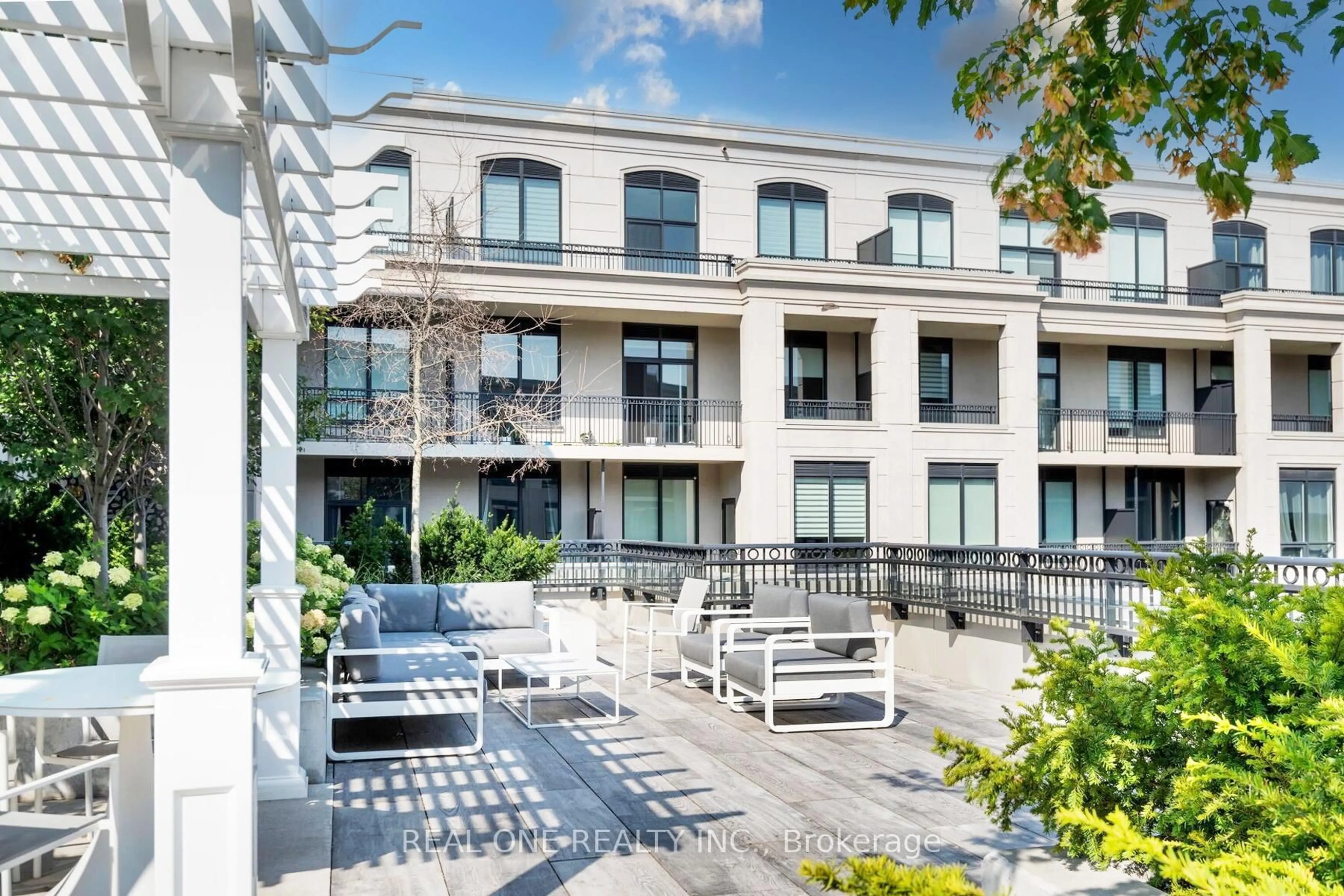 Patio, building for 278 Buchanan Dr #625E, Markham Ontario L3R 6J1