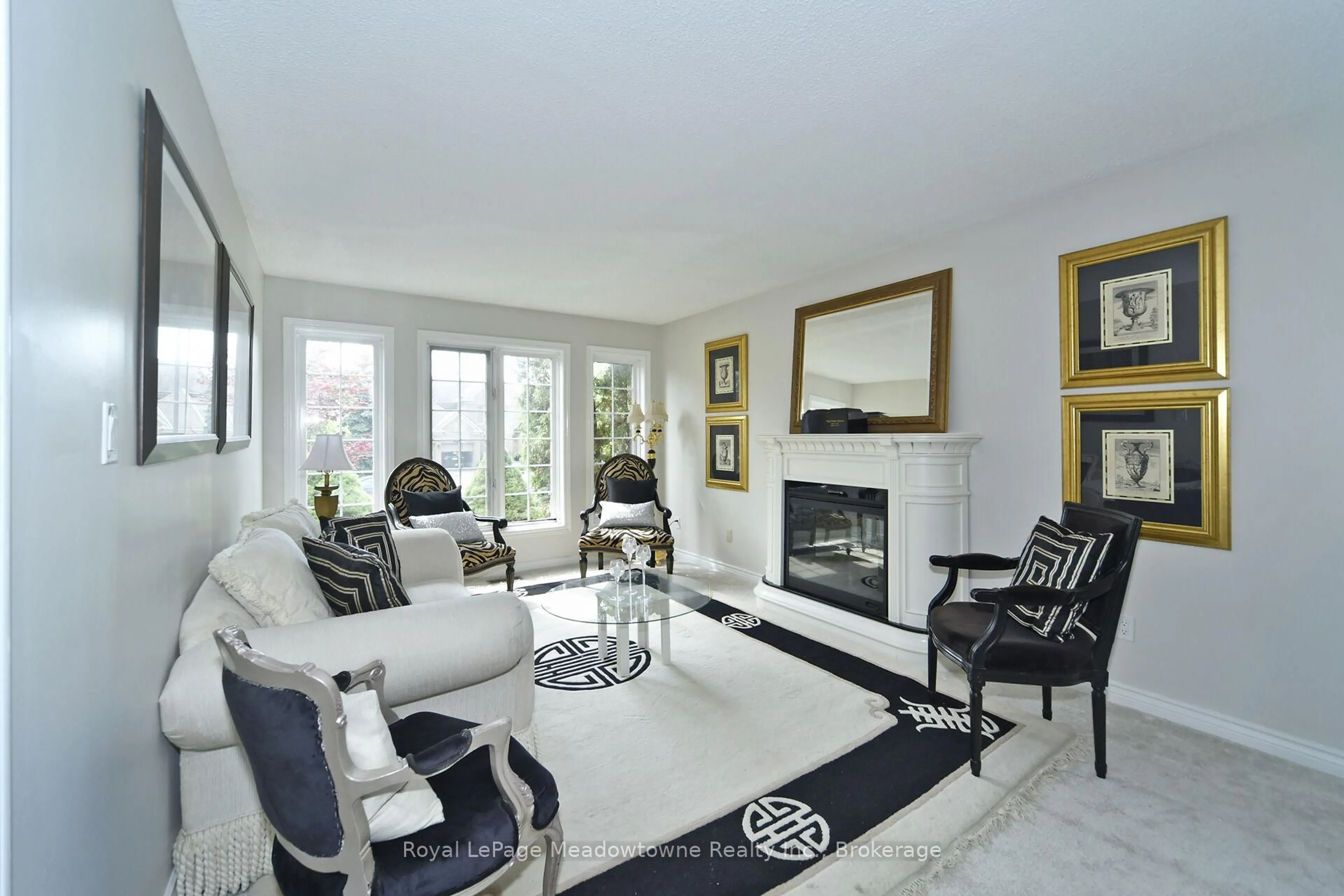 Living room with furniture, unknown for 30 Millrun Cres, Vaughan Ontario L4H 1A4