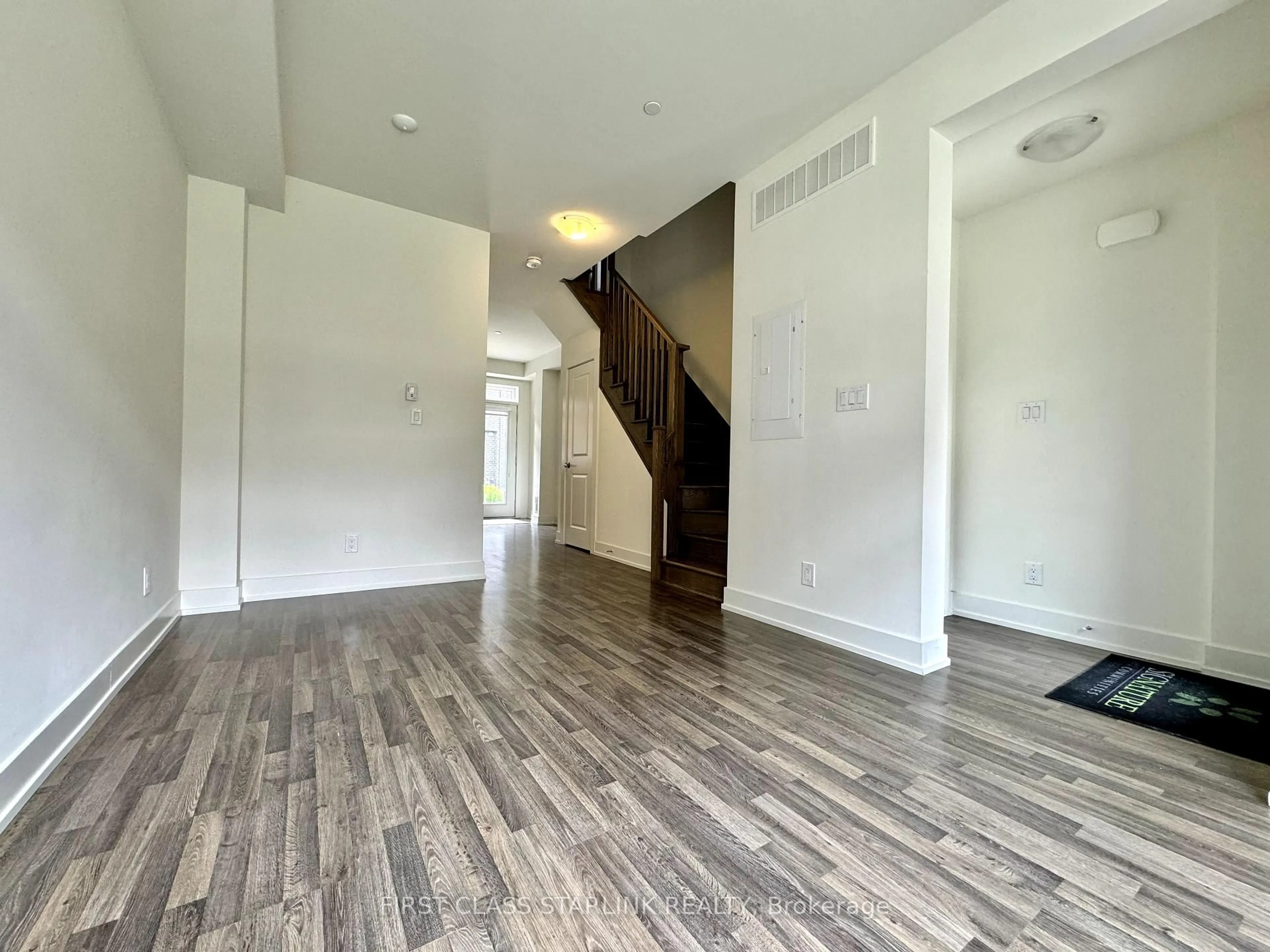 A pic of a room for 370C Red Maple Rd #69, Richmond Hill Ontario L4C 6P5