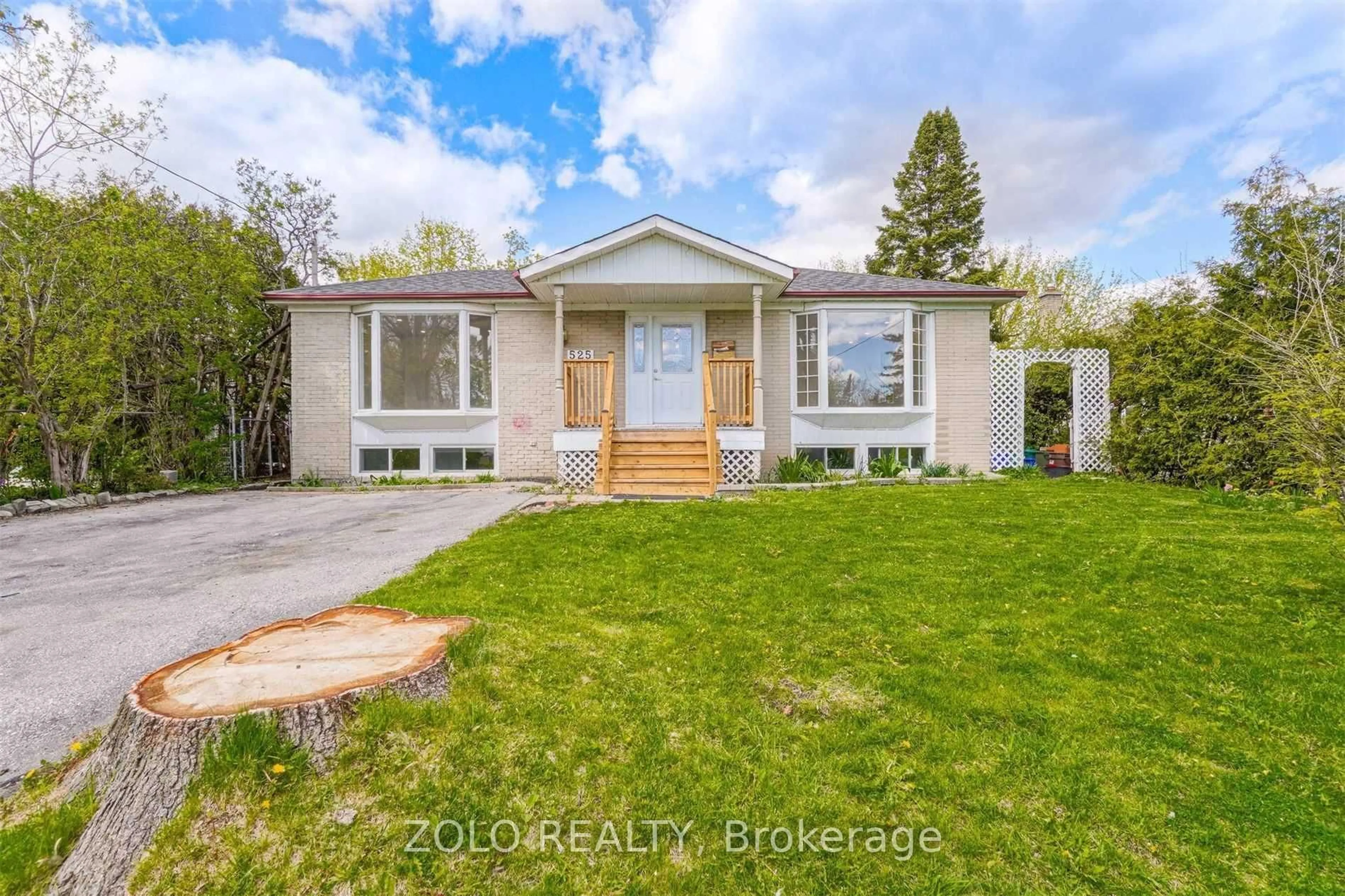 Home with vinyl exterior material, street for 525 Lynett Cres, Richmond Hill Ontario L4C 2V8