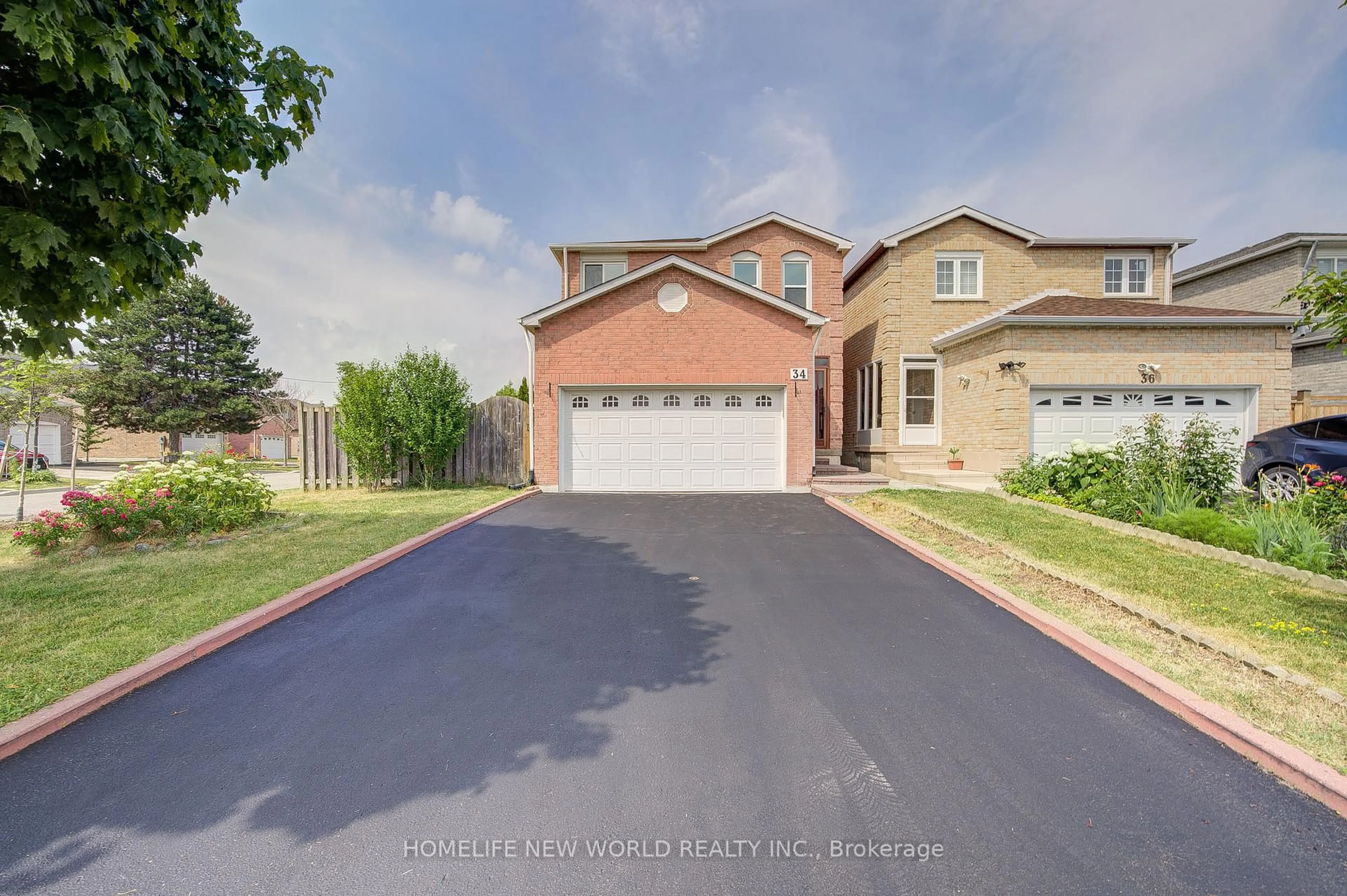 A pic from outside/outdoor area/front of a property/back of a property/a pic from drone, street for 34 Page Cres, Markham Ontario L3S 1W1