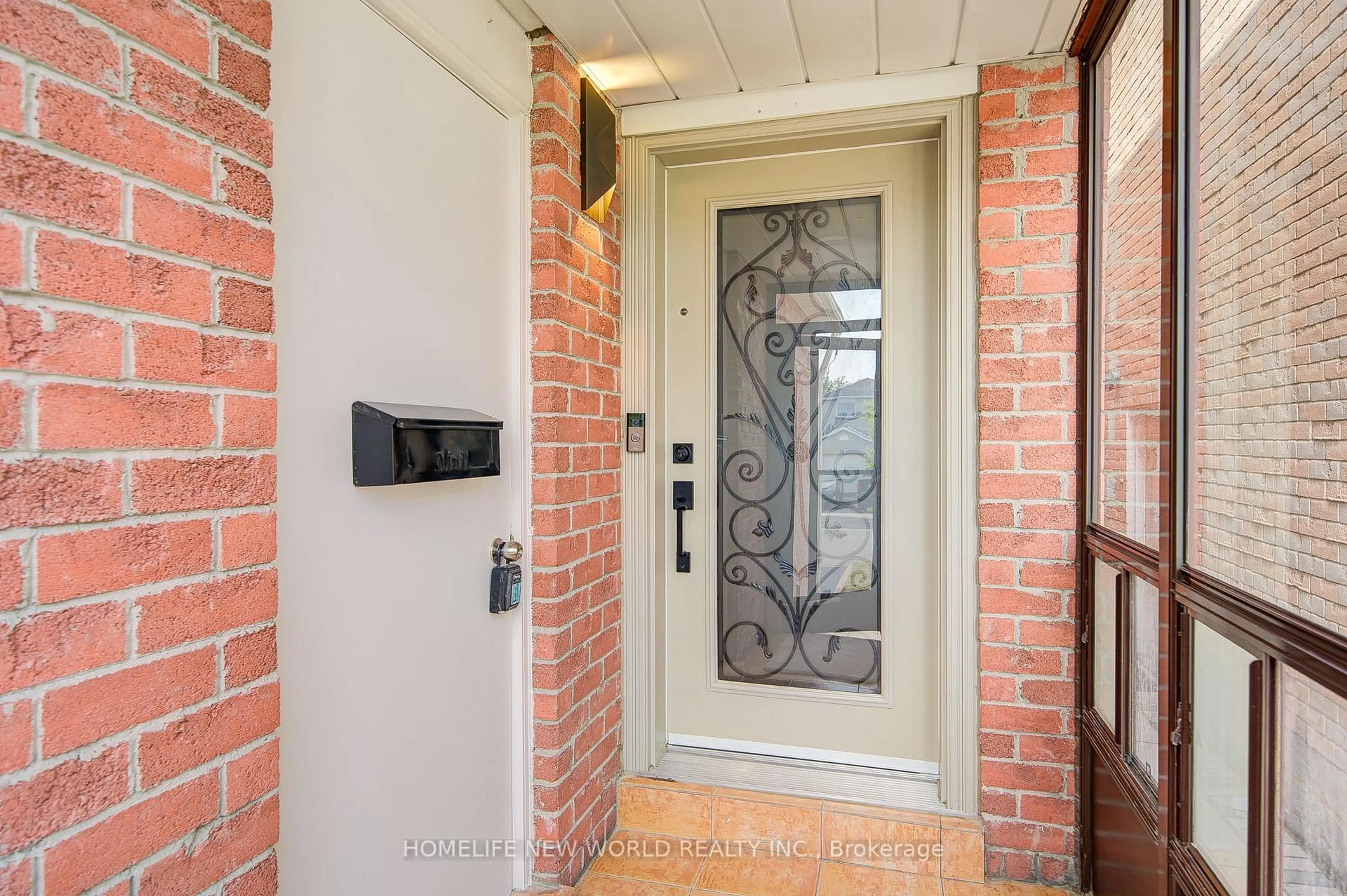 Indoor entryway for 34 Page Cres, Markham Ontario L3S 1W1