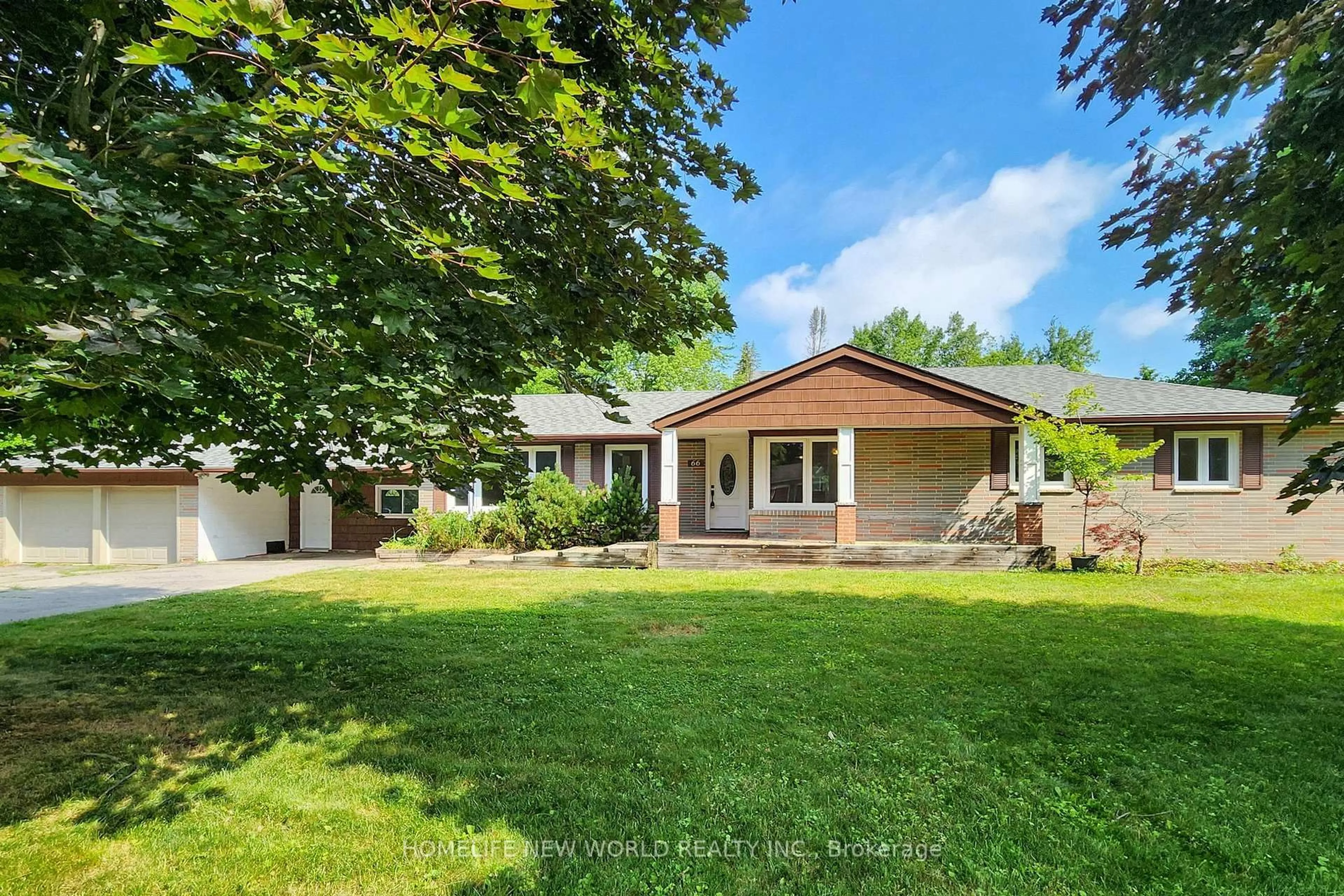 A pic from outside/outdoor area/front of a property/back of a property/a pic from drone, unknown for 66 Farr Ave, East Gwillimbury Ontario L0G 1V0