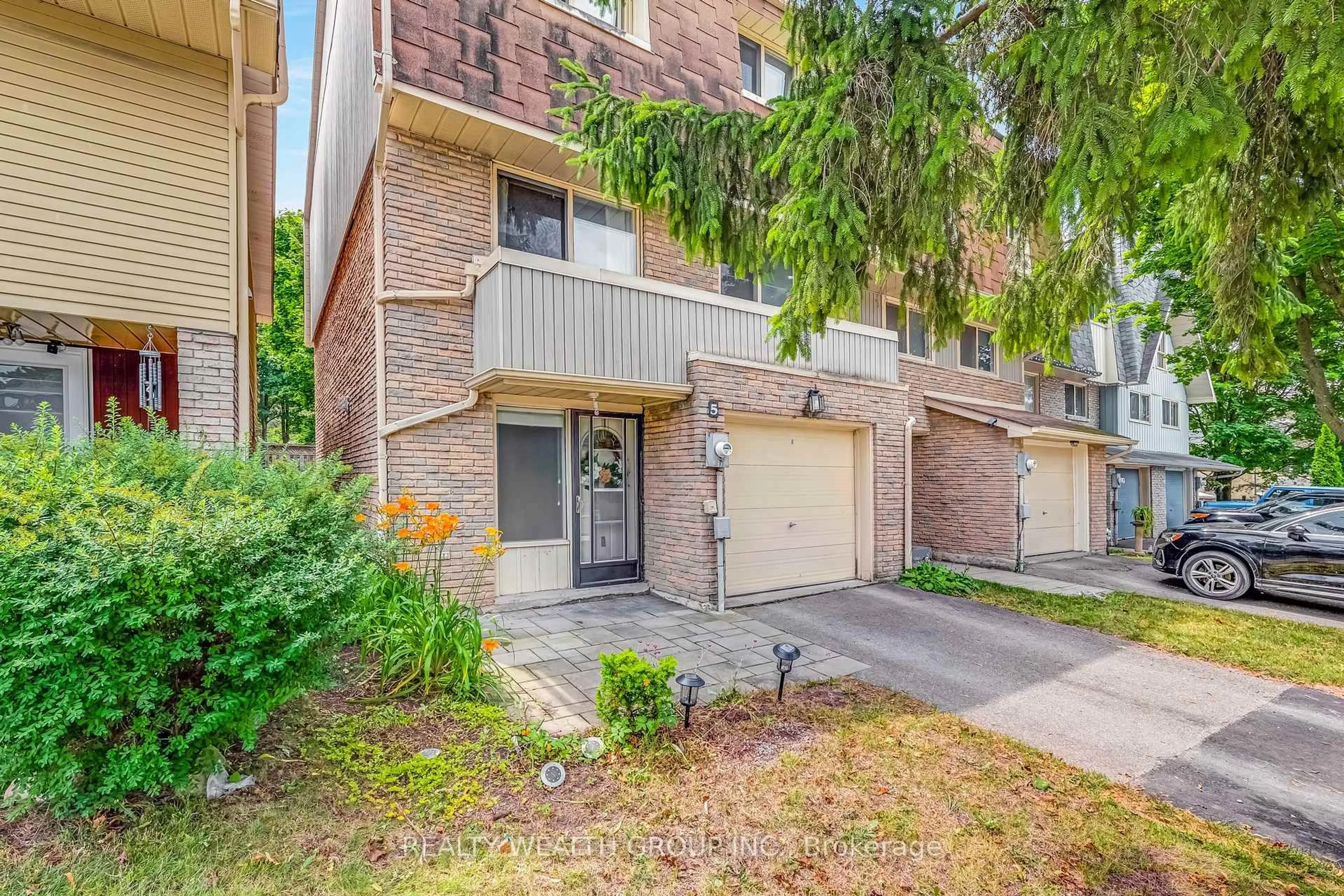 Unknown for 5 Poplar Cres #103, Aurora Ontario L4G 3M4