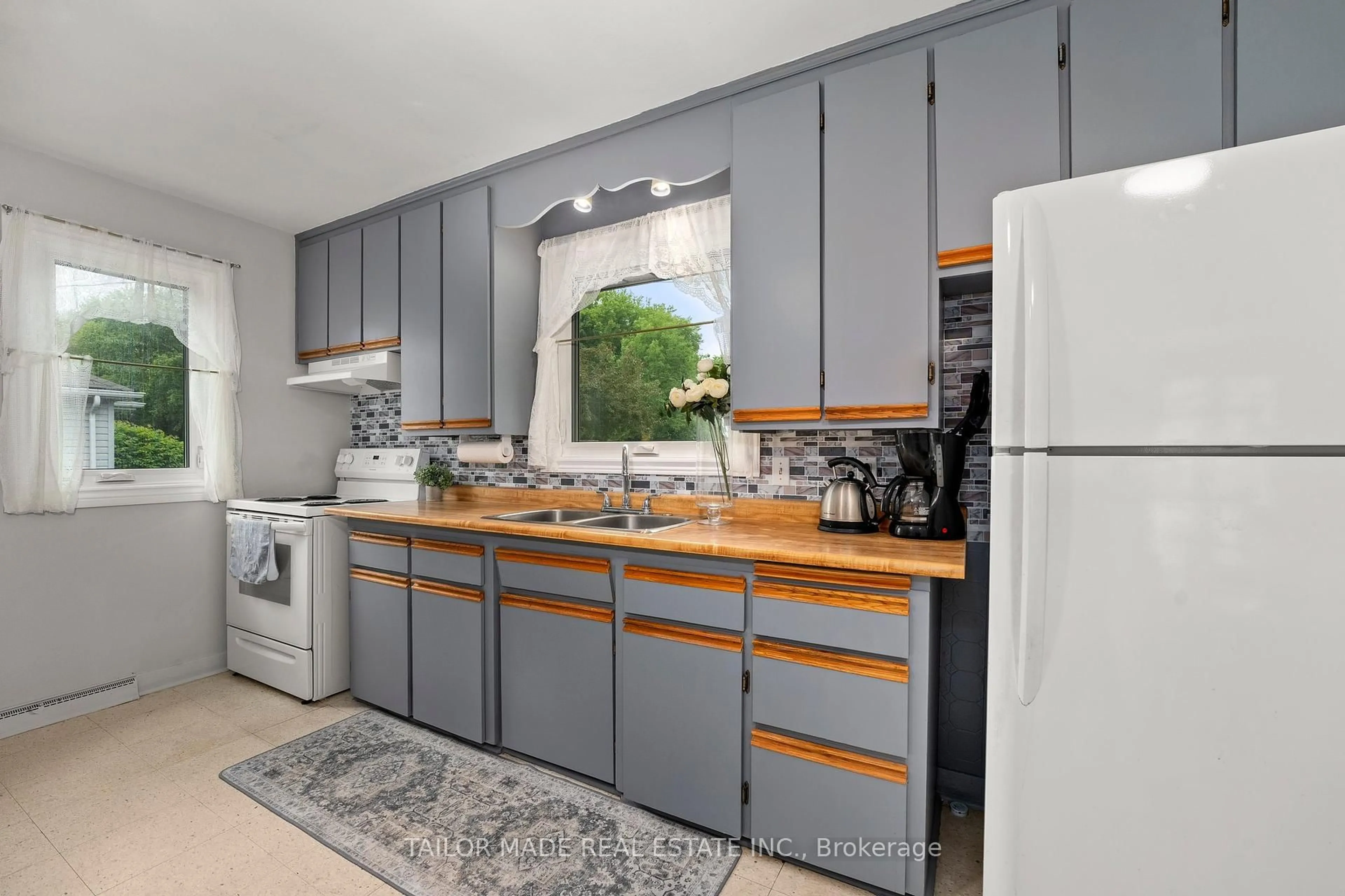 Standard kitchen, unknown for 159 Murphy Rd, Essa Ontario L0M 1B1