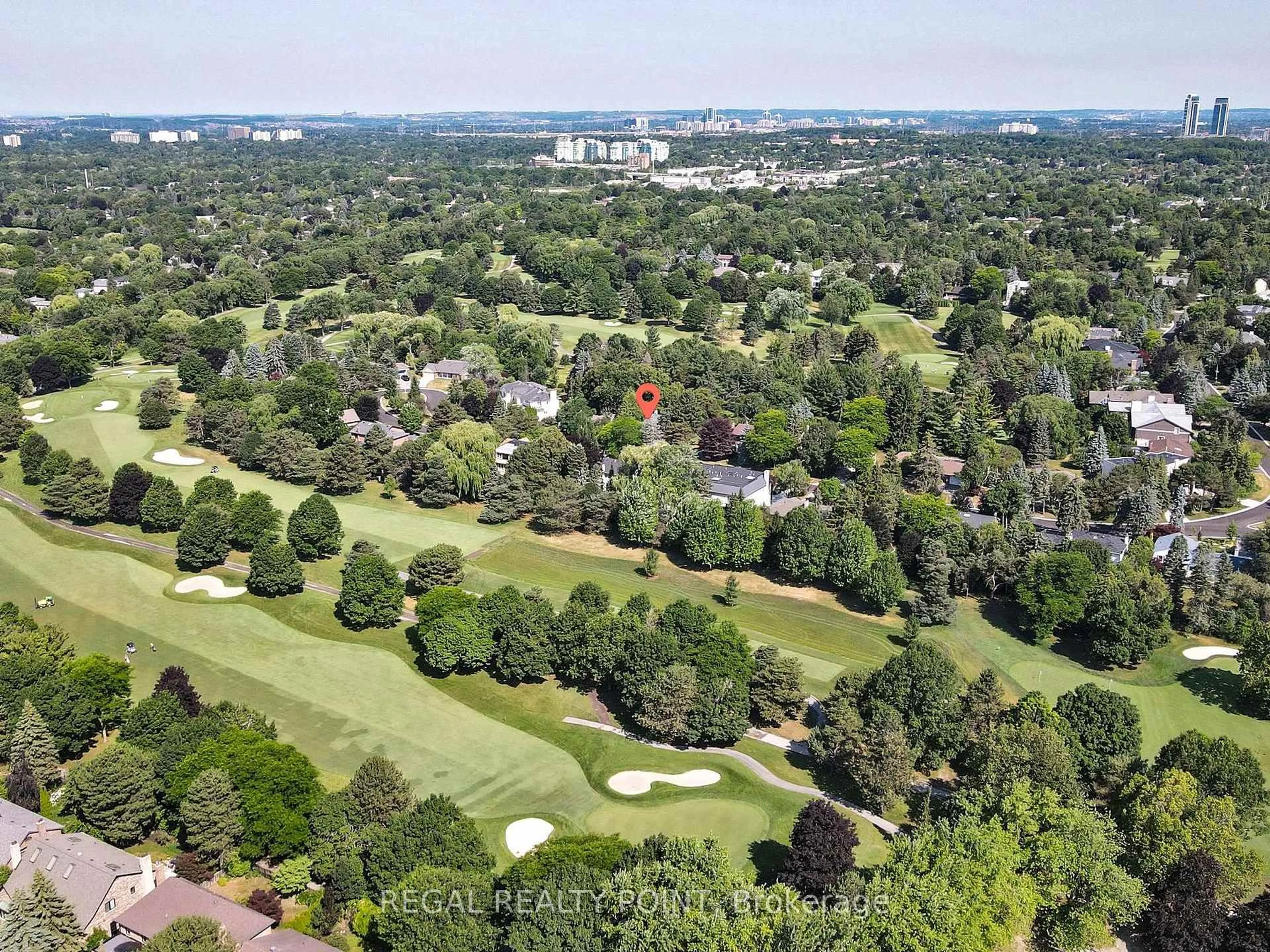 A pic from outside/outdoor area/front of a property/back of a property/a pic from drone, forest/trees view for 12 Fairway Heights Cres, Markham Ontario L3T 1K2