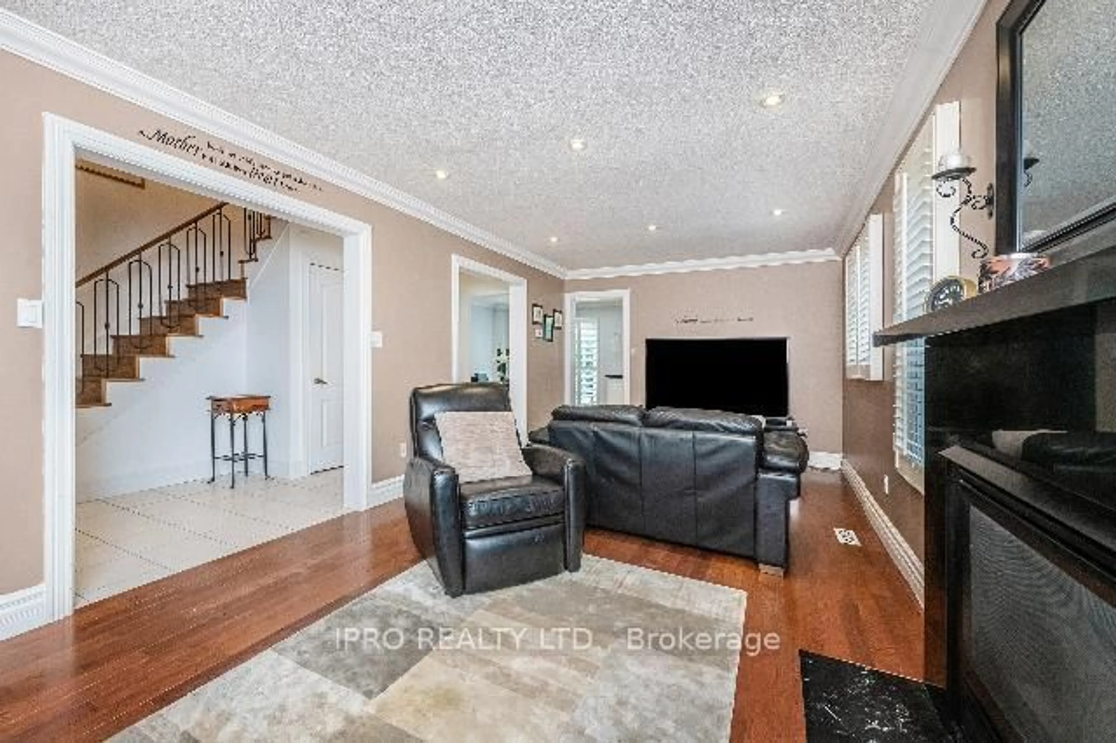 Living room with furniture, unknown for 54 Embassy Dr, Vaughan Ontario L4L 5B1