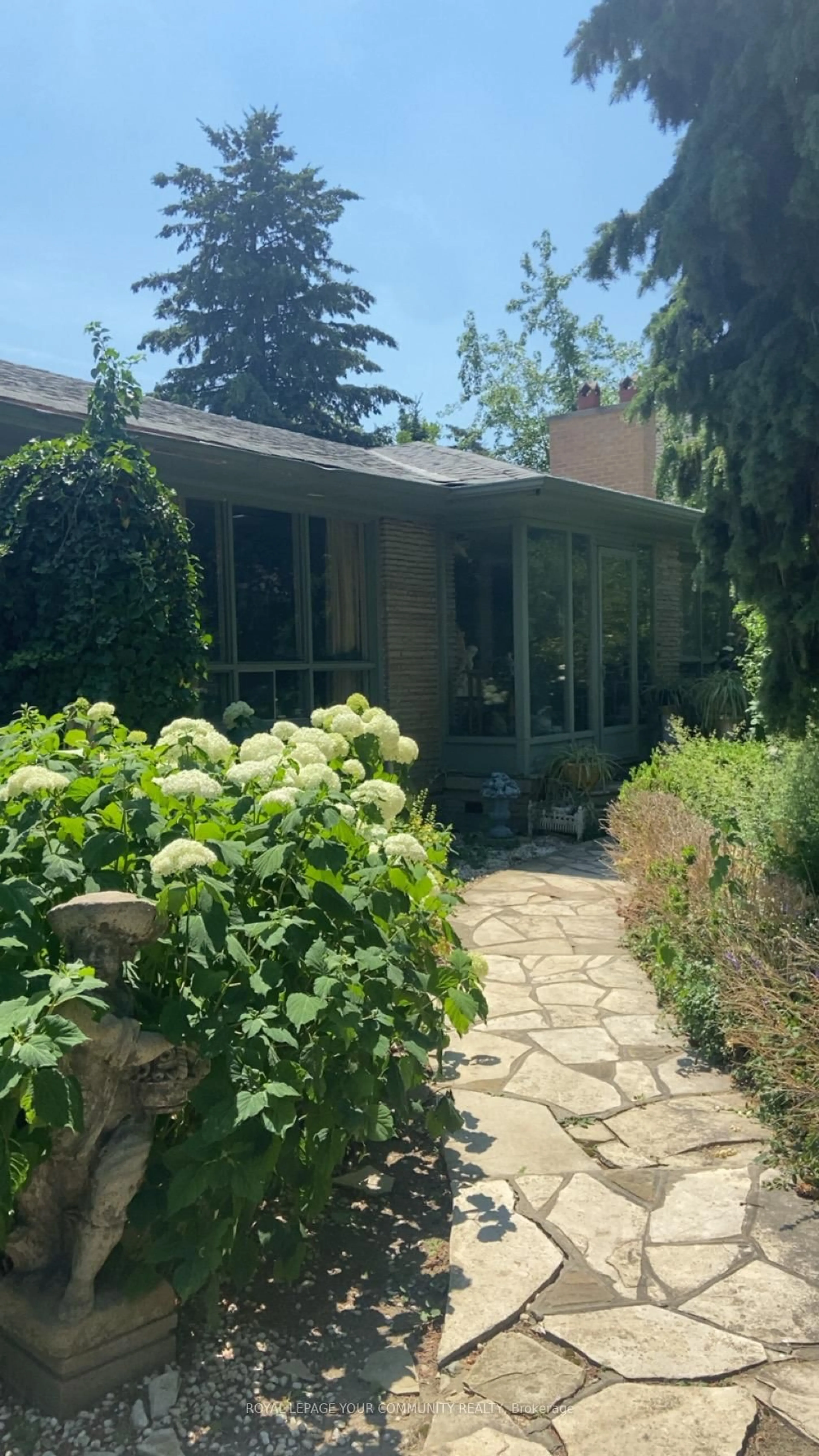 Unknown for 219 Arnold Ave, Vaughan Ontario L4J 1C1