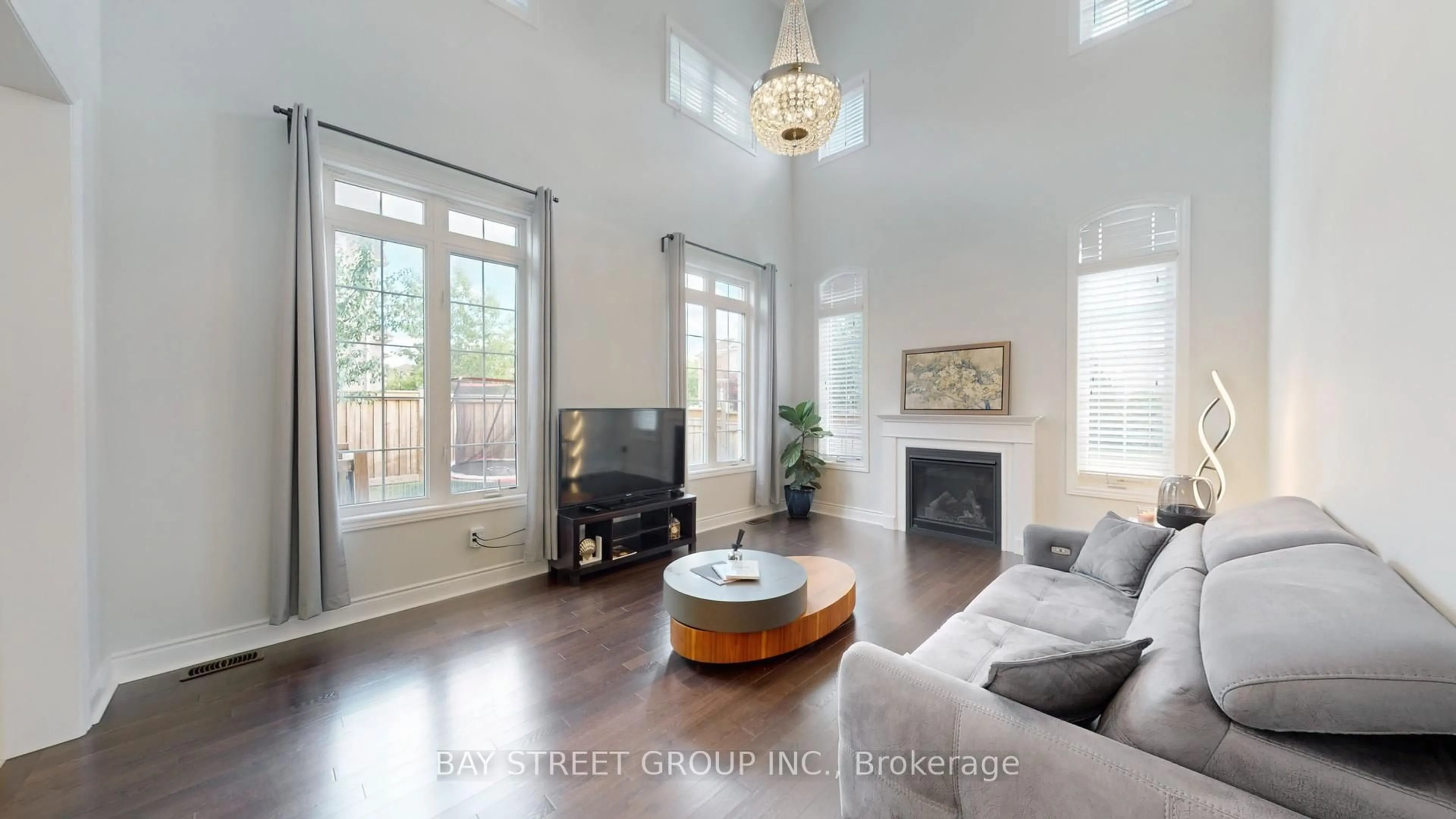 Living room with furniture, unknown for 1070 Wilbur Pipher Circ, Newmarket Ontario L3X 3H7