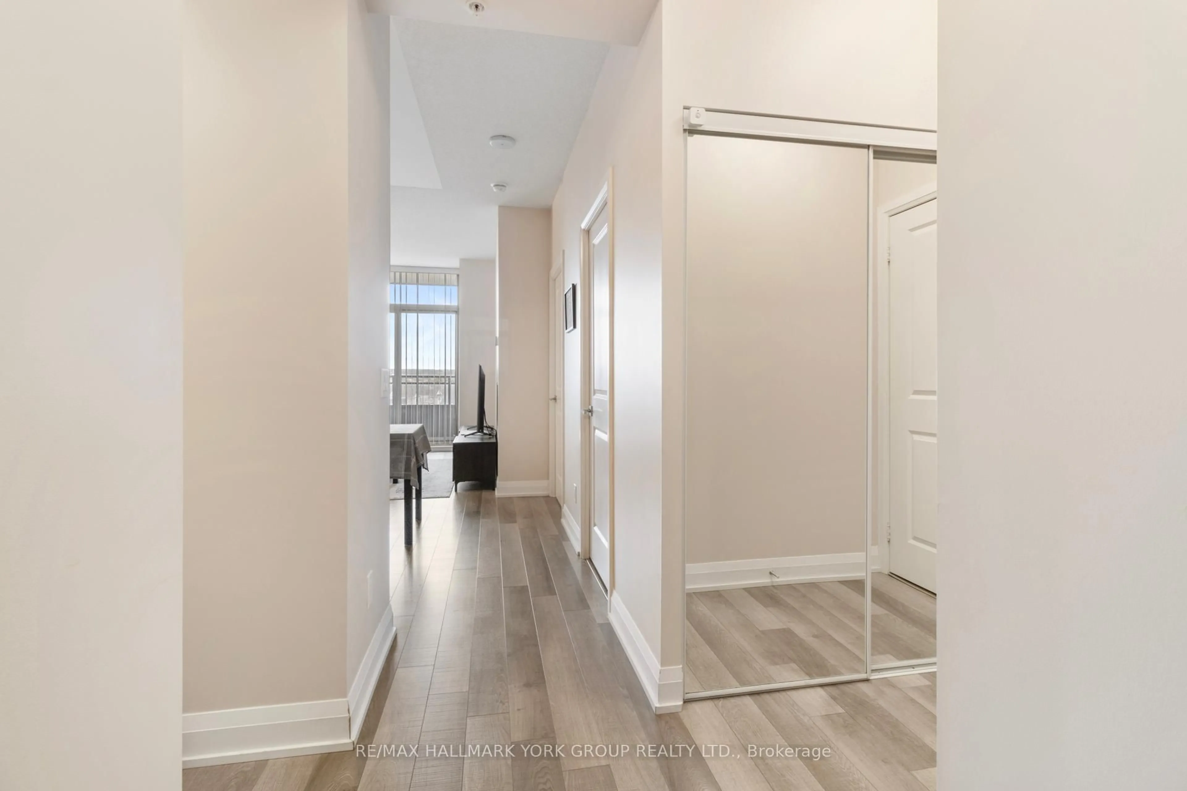 Indoor entryway for 85 North Park Rd #602, Vaughan Ontario L4J 0H9