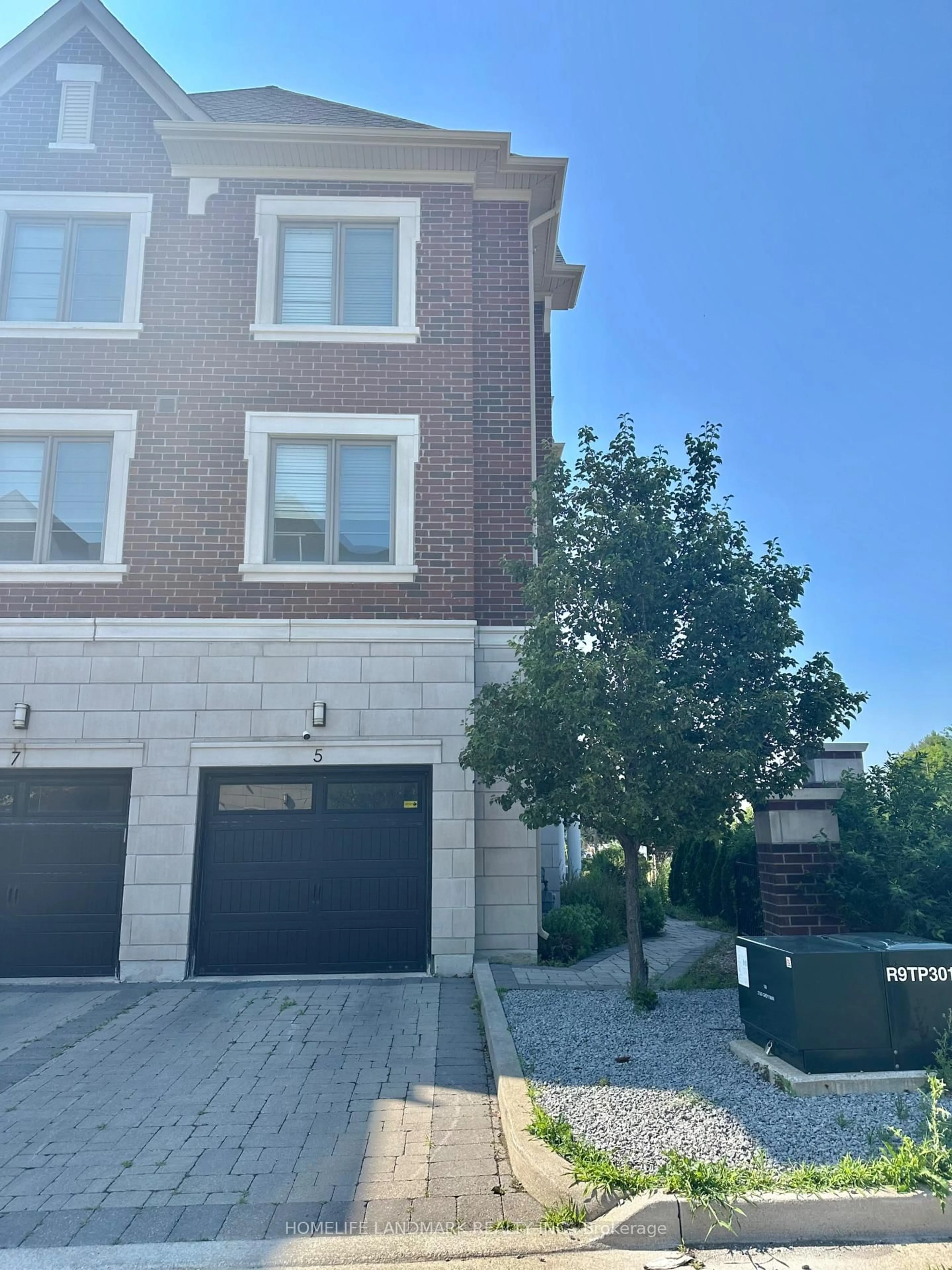 Home with brick exterior material, street for 5 Dunton Lane, Richmond Hill Ontario L4B 0G4