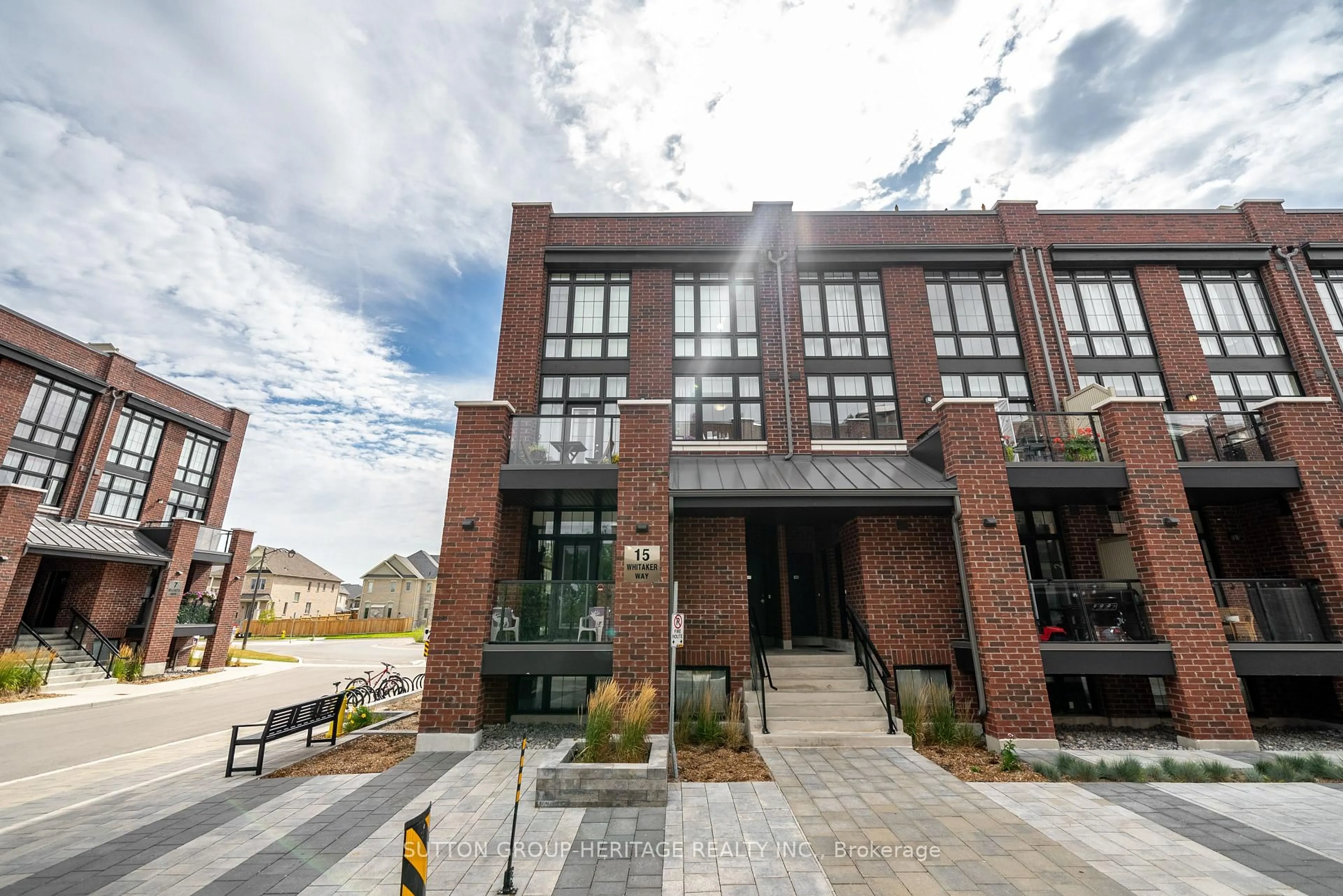 Home with brick exterior material, building for 15 Whitaker Way #427, Whitchurch-Stouffville Ontario L4A 4T4