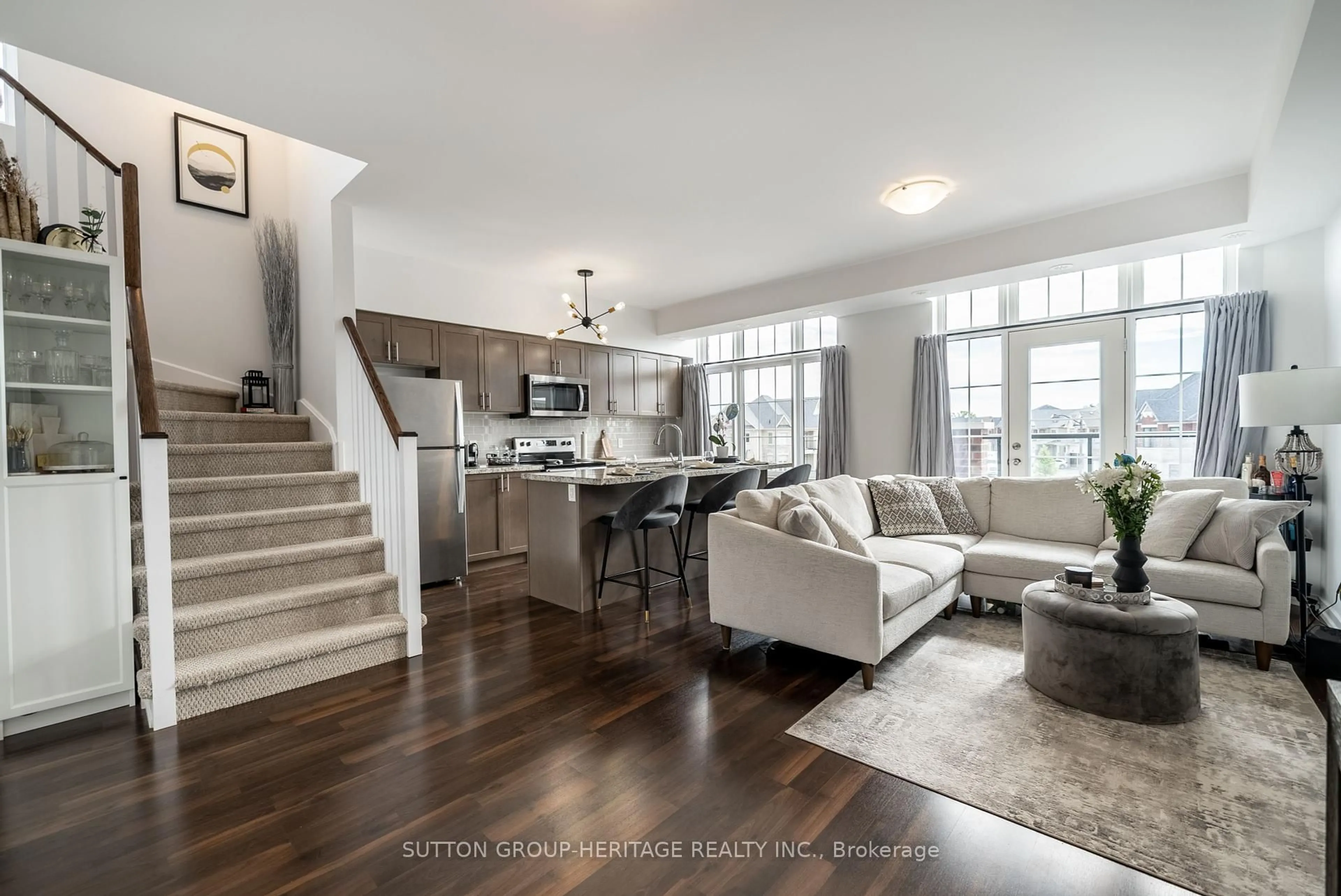 Open concept kitchen, unknown for 15 Whitaker Way #427, Whitchurch-Stouffville Ontario L4A 4T4