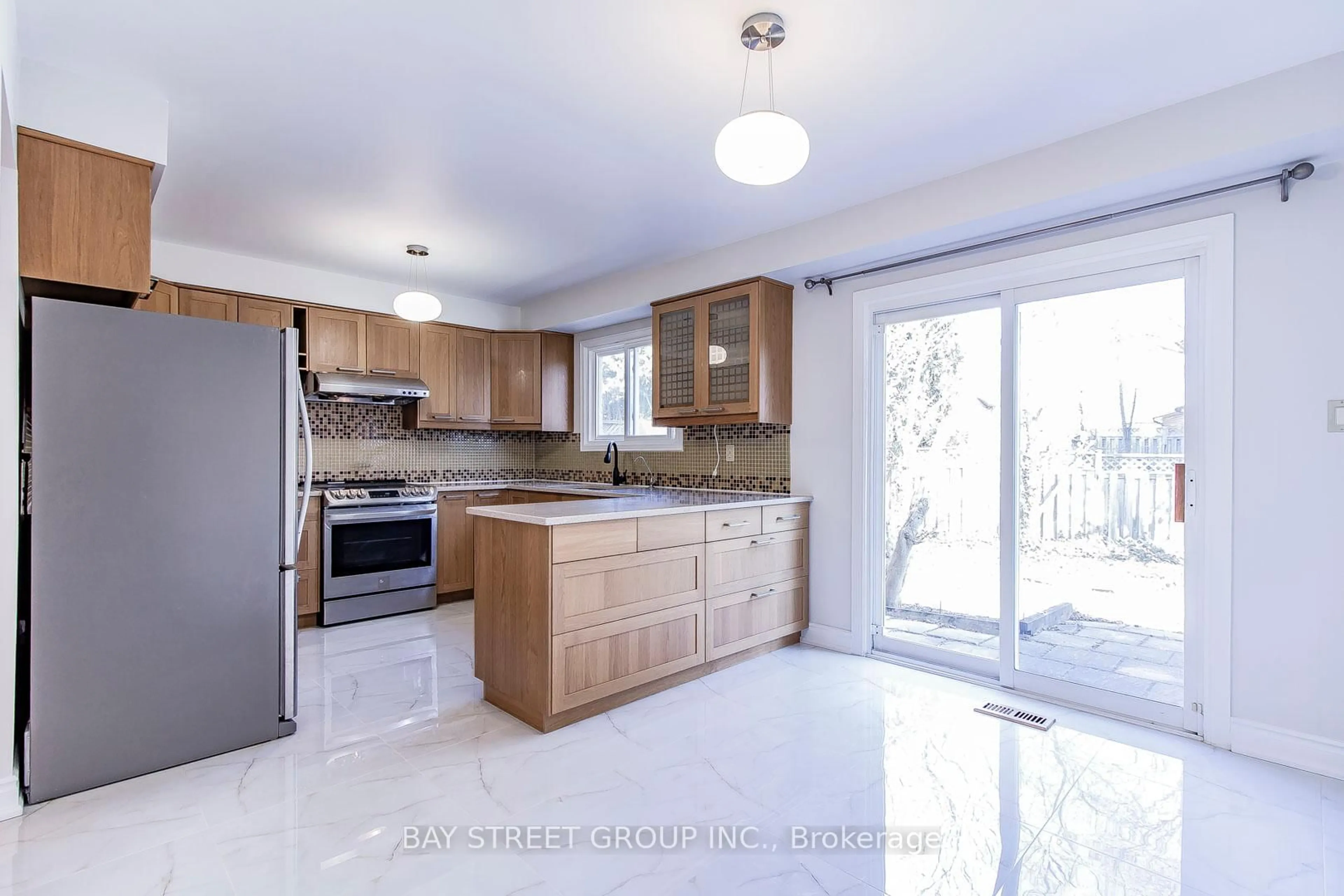Unknown for 300 Fincham Ave, Markham Ontario L3P 4E7