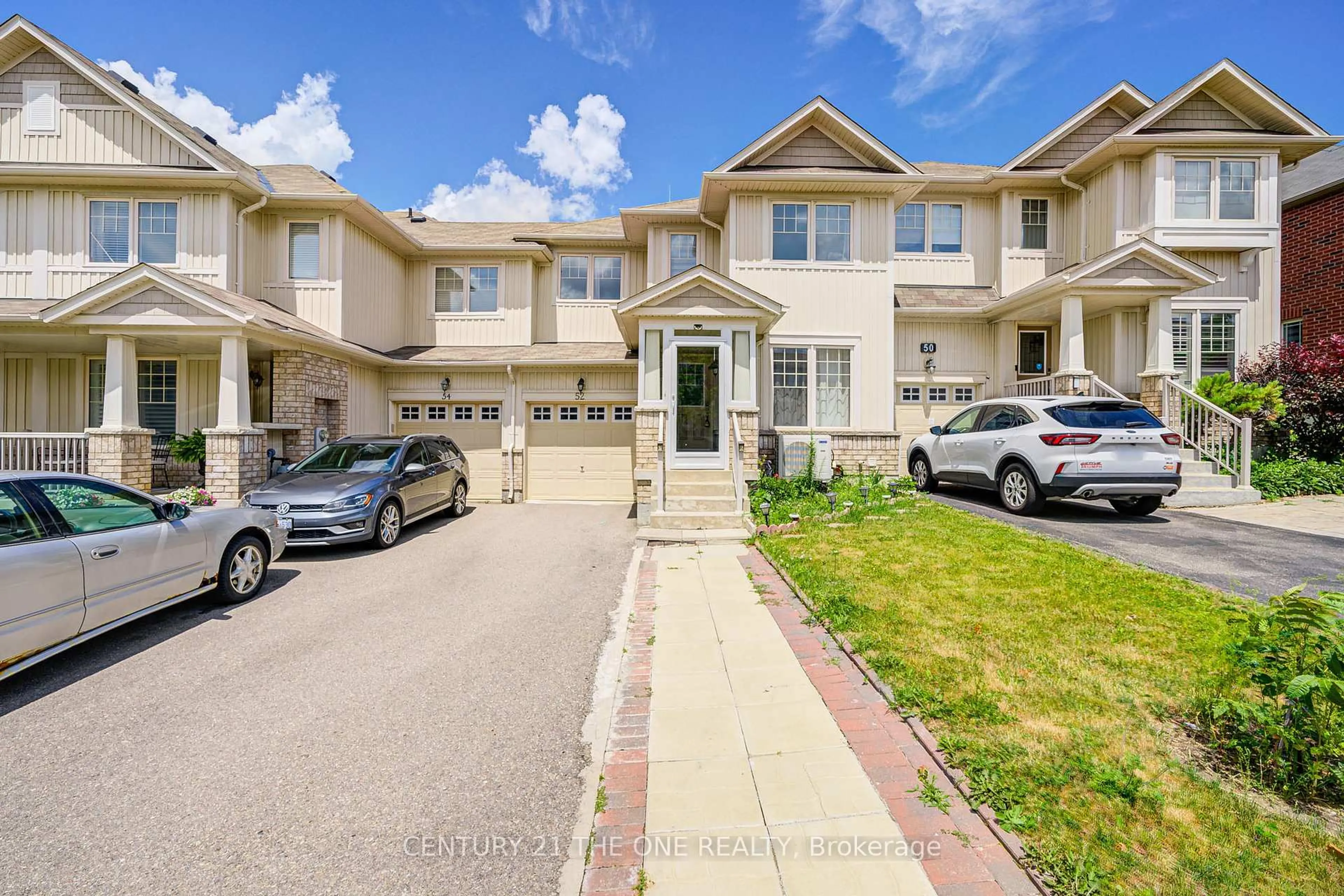 A pic from outside/outdoor area/front of a property/back of a property/a pic from drone, street for 52 Stoyell Dr, Richmond Hill Ontario L4E 0M7