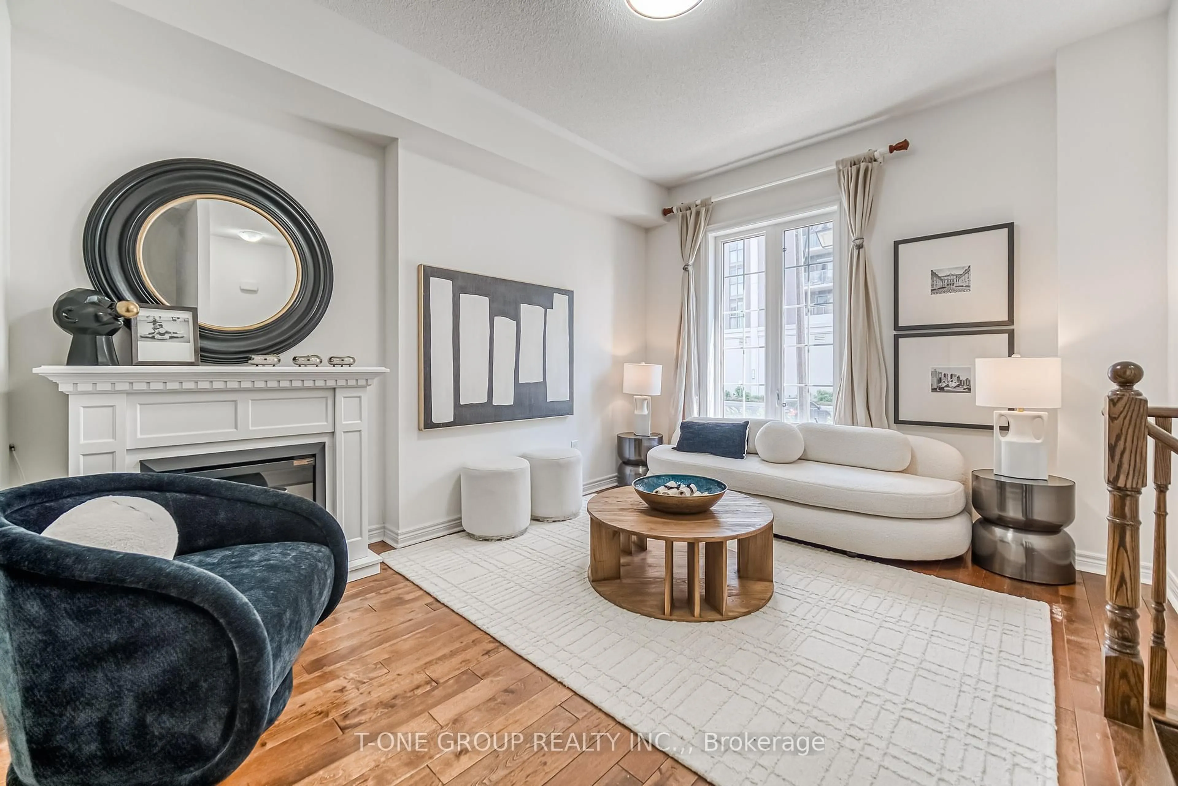 Living room with furniture, unknown for 20 Orca Dr, Markham Ontario L6E 0R6