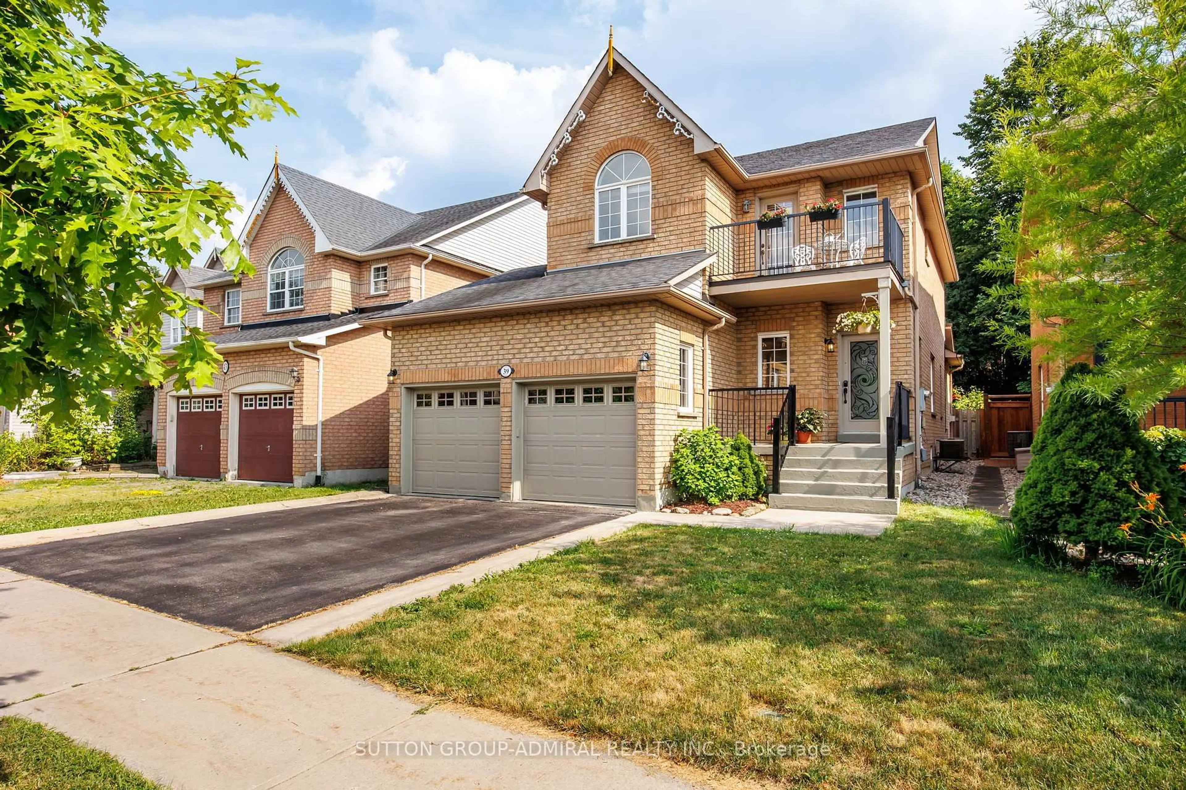 Home with brick exterior material, street for 39 English Oak Dr, Richmond Hill Ontario L4E 3W2