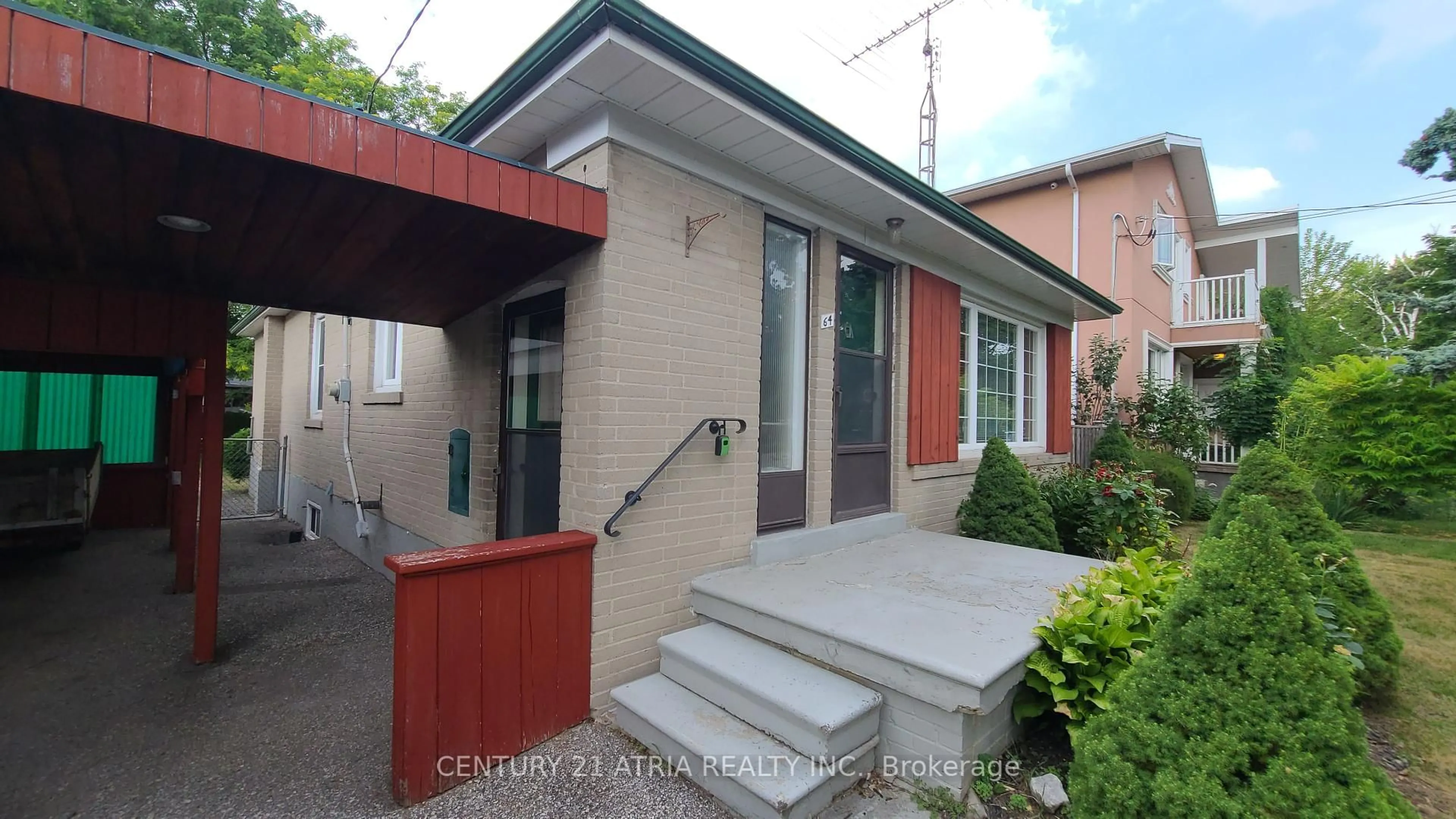 Patio, street for 64 Rockport Cres, Richmond Hill Ontario L4C 2L6