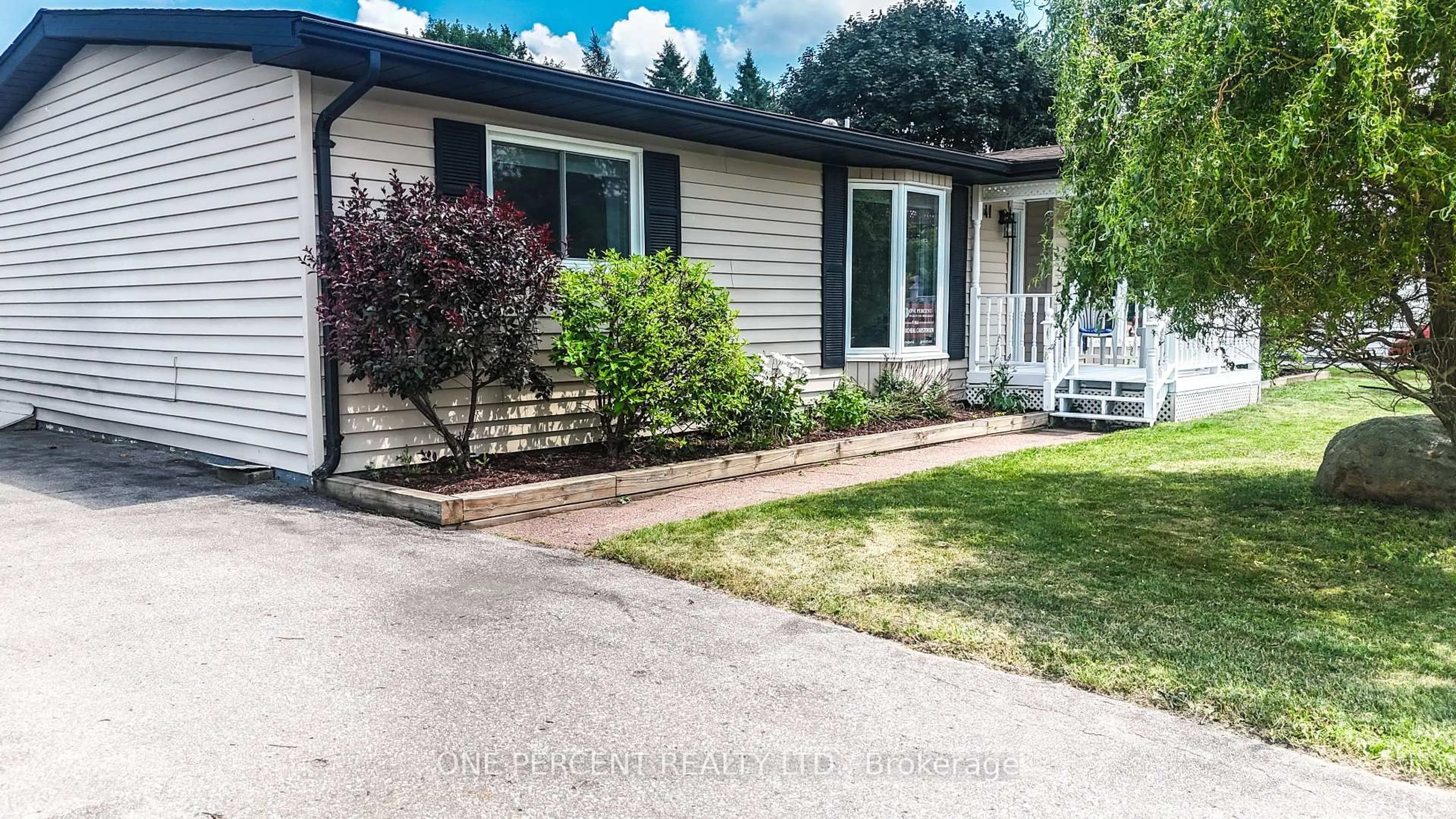 Unknown for 41 Damsel Circ, Georgina Ontario L0E 1R0