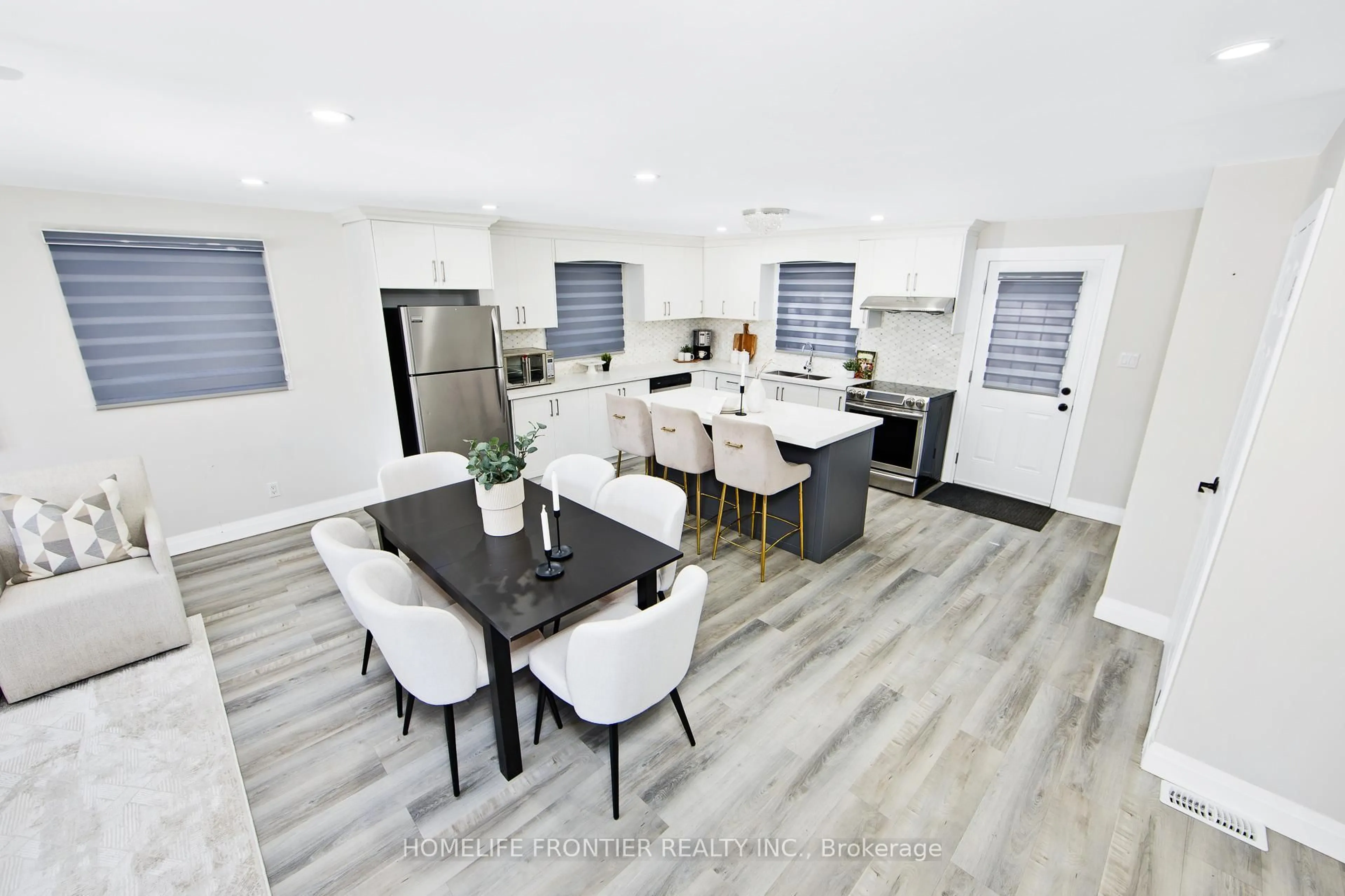 Open concept kitchen, unknown for 1786 St Johns St, Innisfil Ontario L9S 1S9