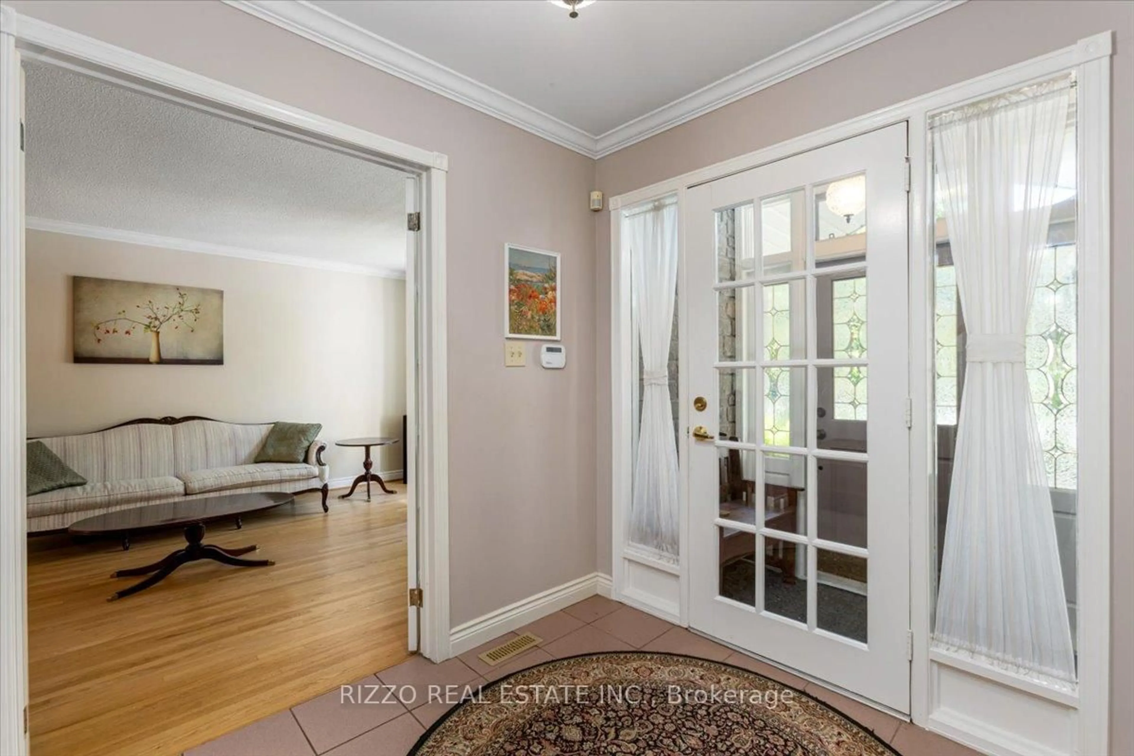 Indoor entryway for 77 Chumleigh Cres, Markham Ontario L3T 4G7