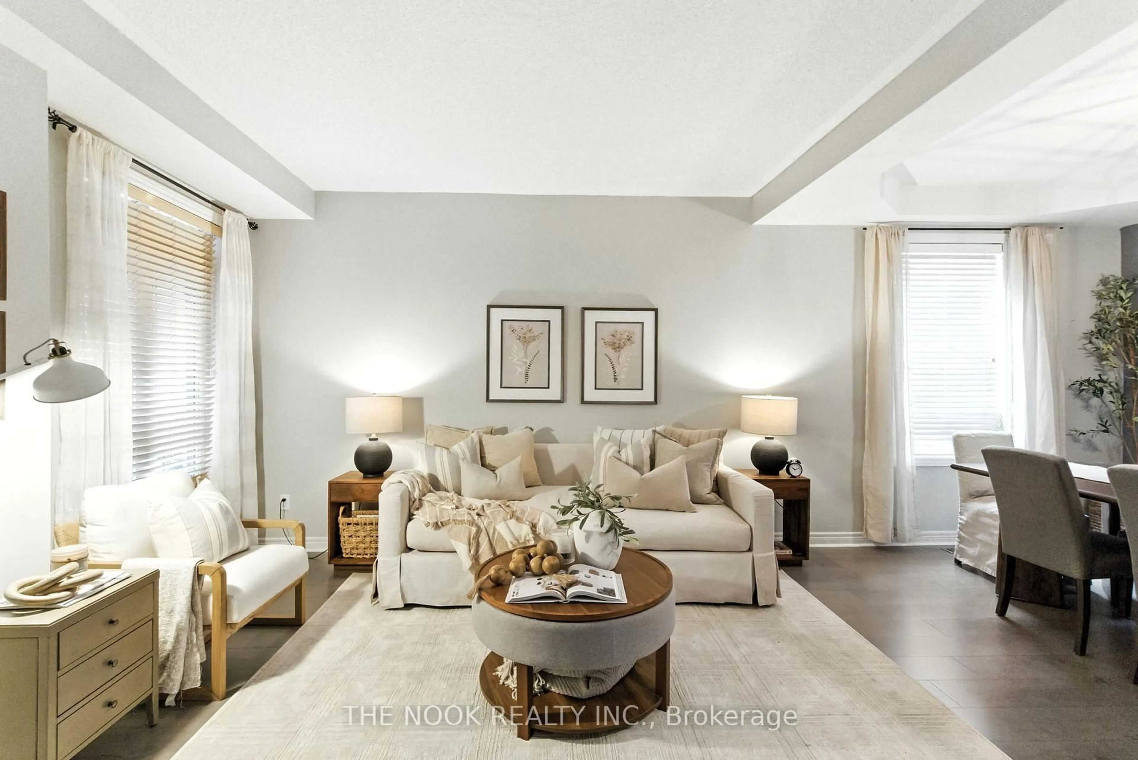 Living room with furniture, unknown for 122 Estate Garden Dr, Richmond Hill Ontario L4E 3V6