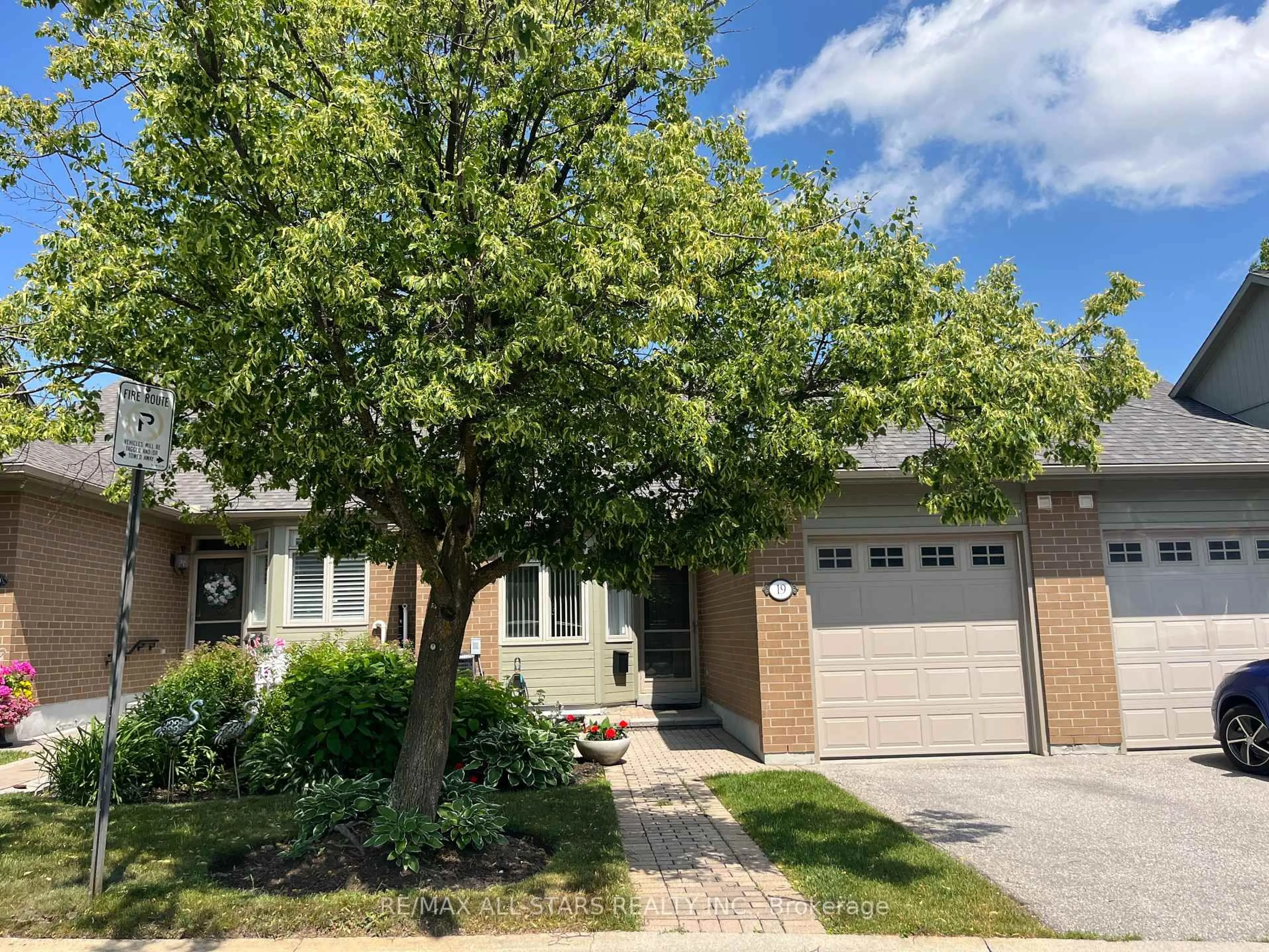 Home with brick exterior material, street for 19 Christina Falls Way, Markham Ontario L6E 1B4