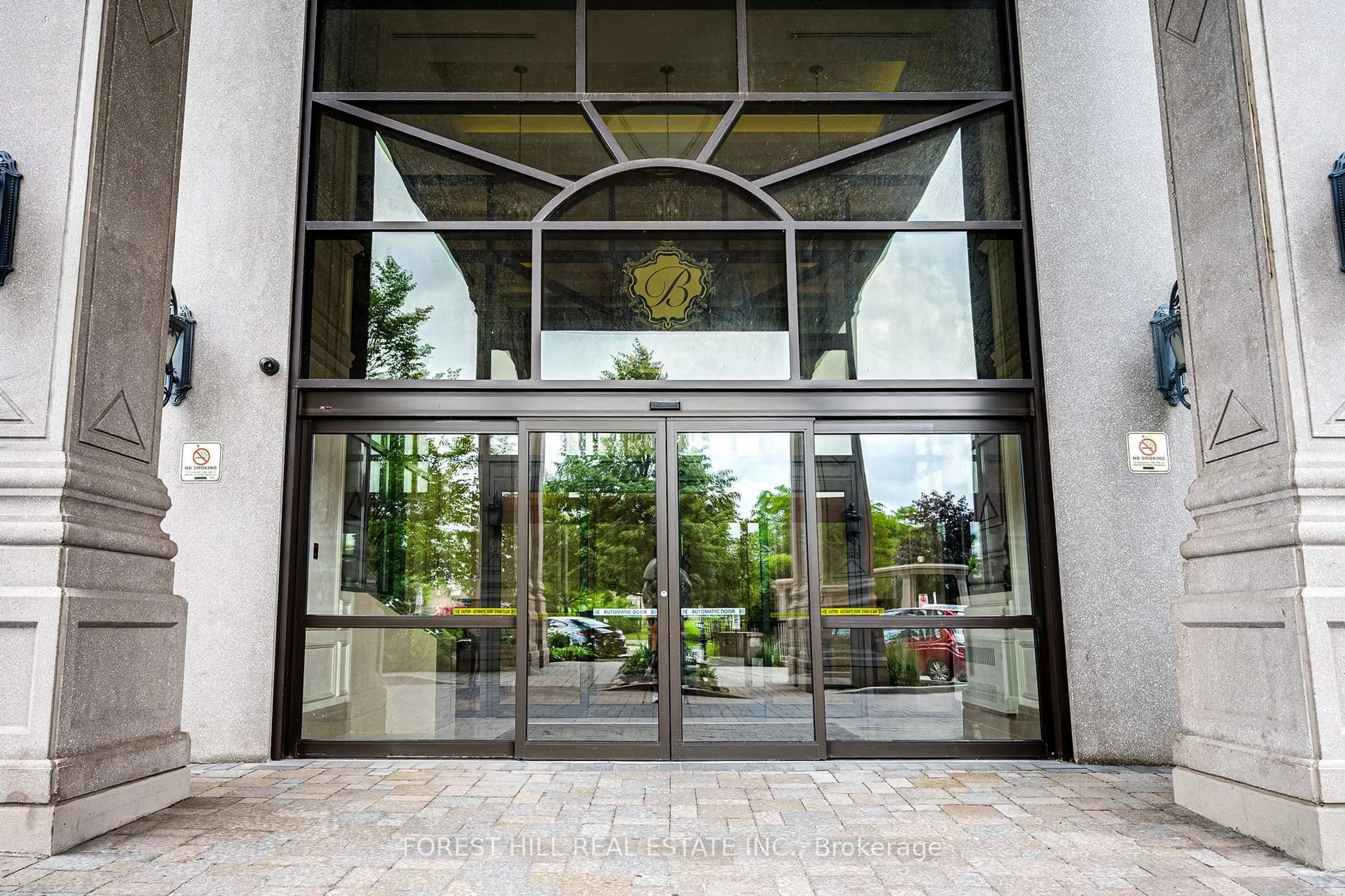 Indoor foyer for 9255 Jane St #1402, Vaughan Ontario L6A 0K1
