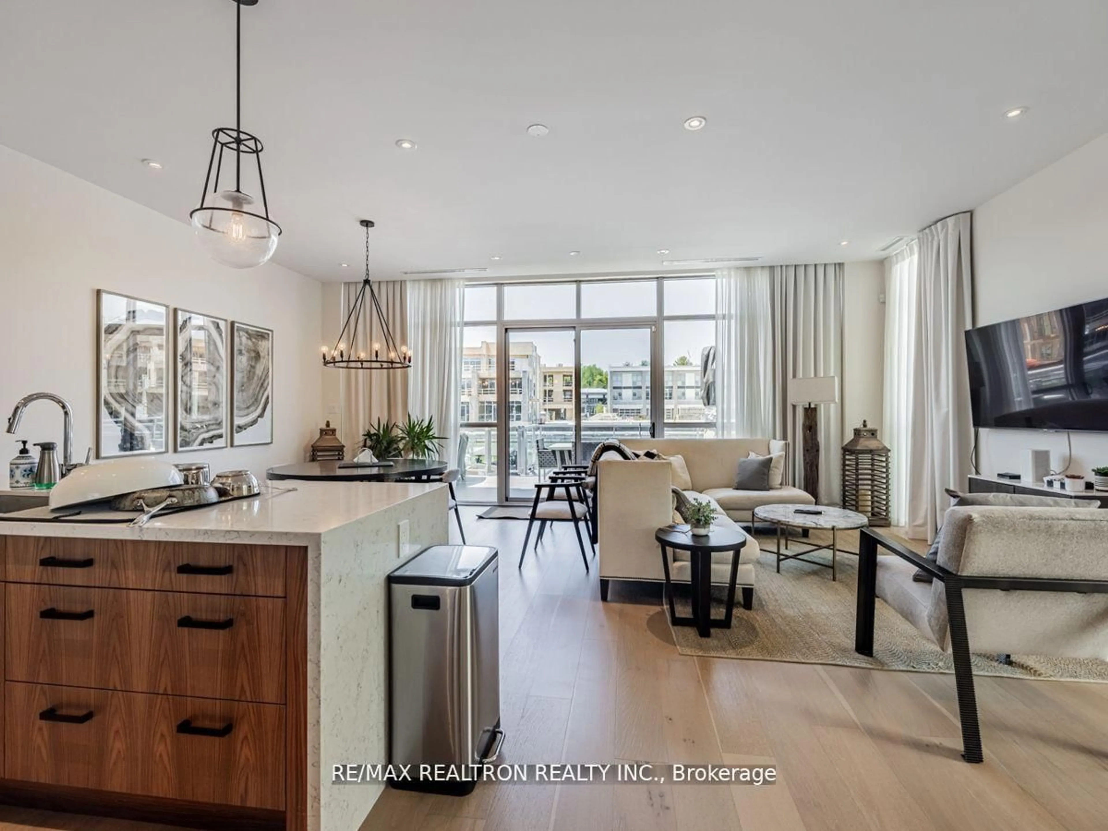 Open concept kitchen, unknown for 3657 Ferretti Crt, Innisfil Ontario L9S 0N6