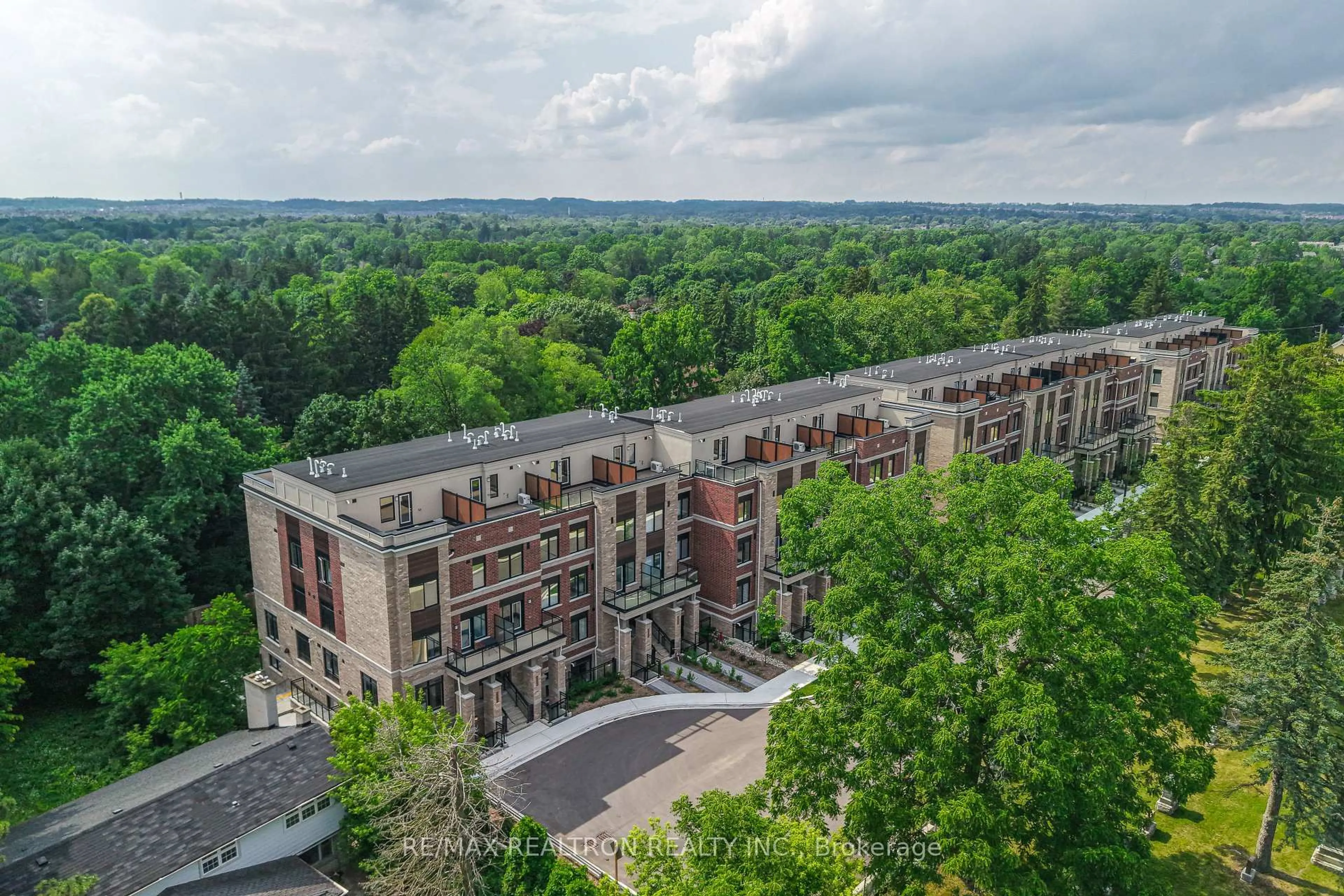A pic from outside/outdoor area/front of a property/back of a property/a pic from drone, city buildings view from balcony for 60 Elizabeth St #3108, Richmond Hill Ontario L4C 5W2
