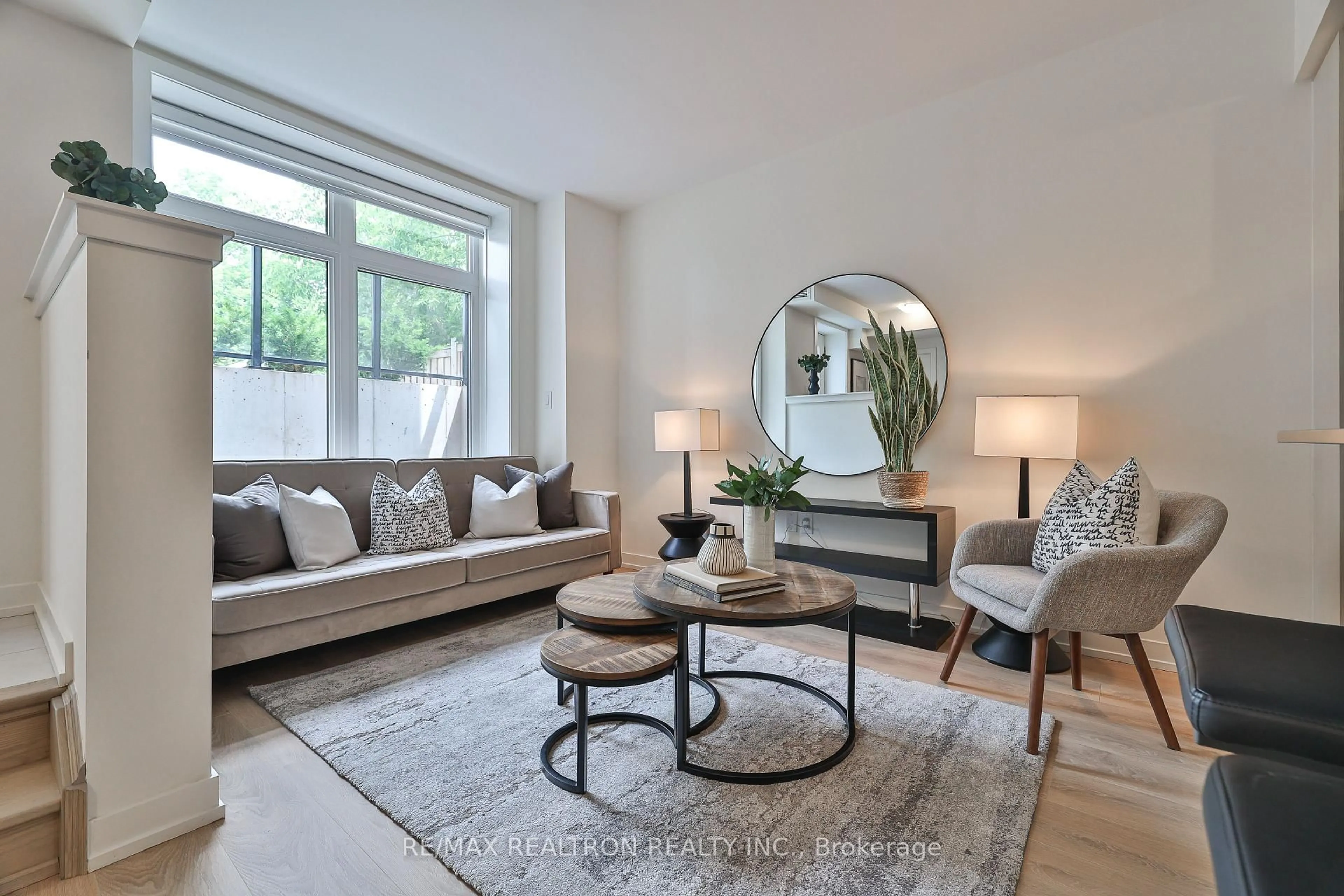 Living room with furniture, unknown for 60 Elizabeth St #3108, Richmond Hill Ontario L4C 5W2