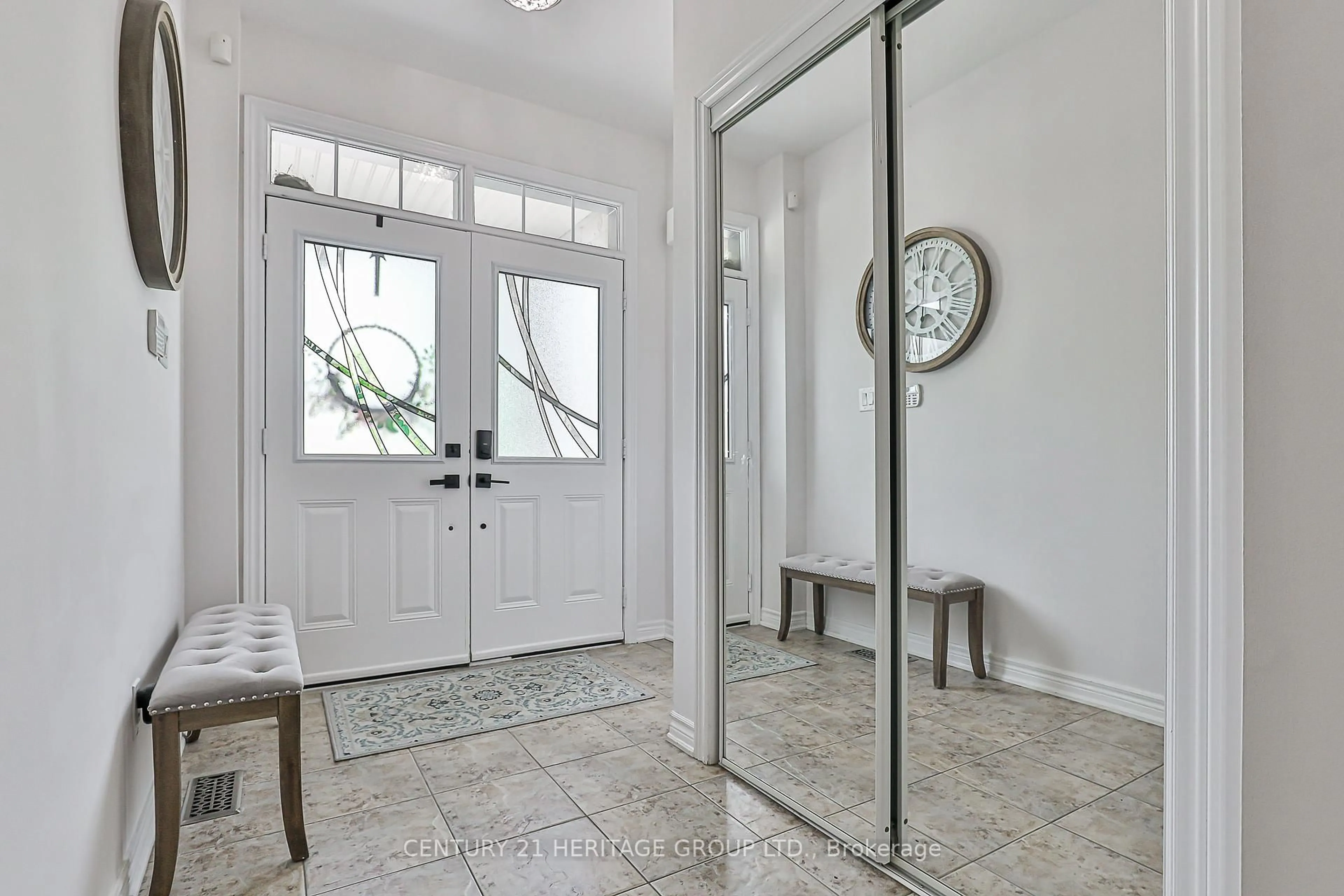 Indoor entryway for 55 Lady Loretta Lane, Vaughan Ontario L6A 4E9