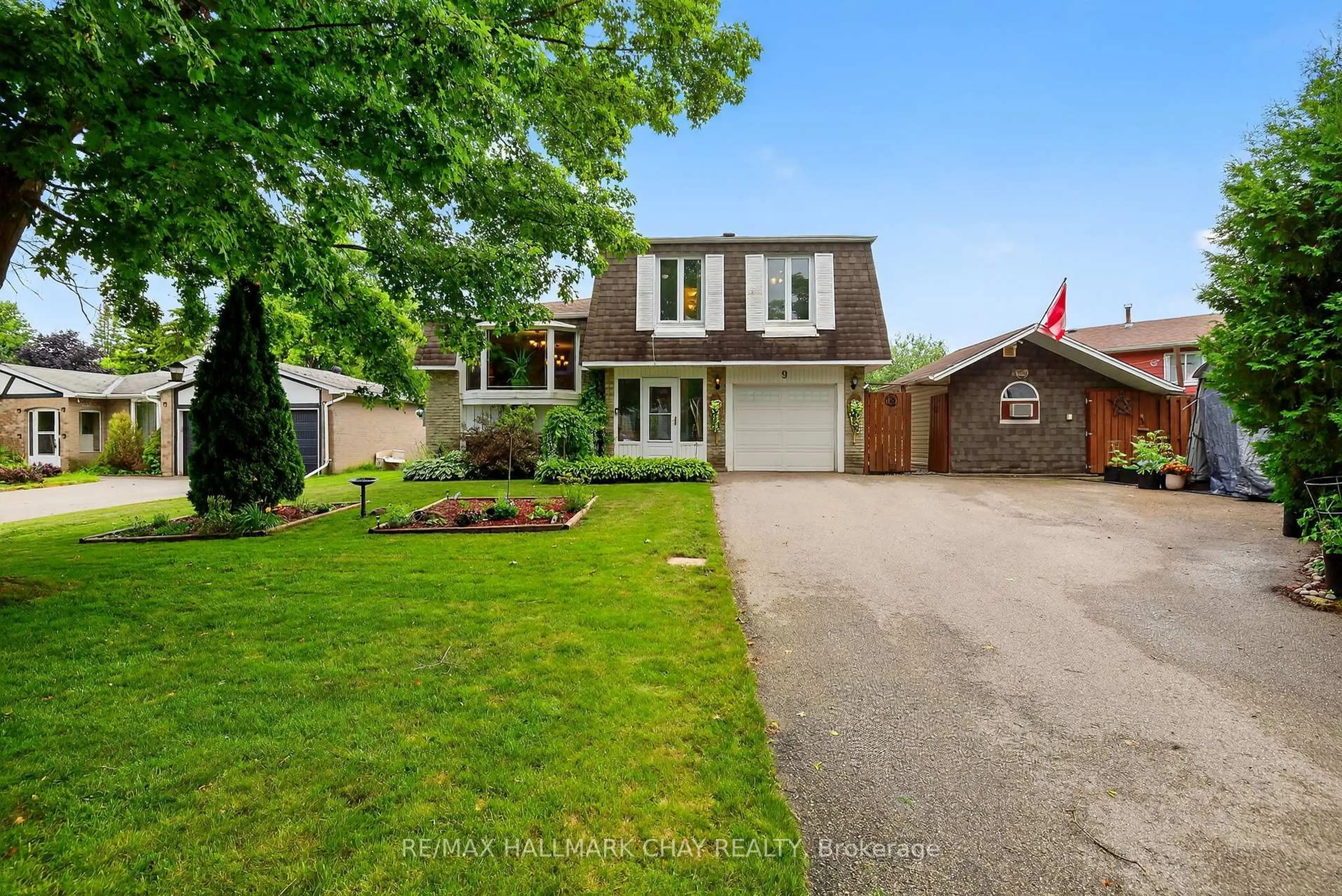 A pic from outside/outdoor area/front of a property/back of a property/a pic from drone, street for 9 Hammond Cres, New Tecumseth Ontario L0G 1A0