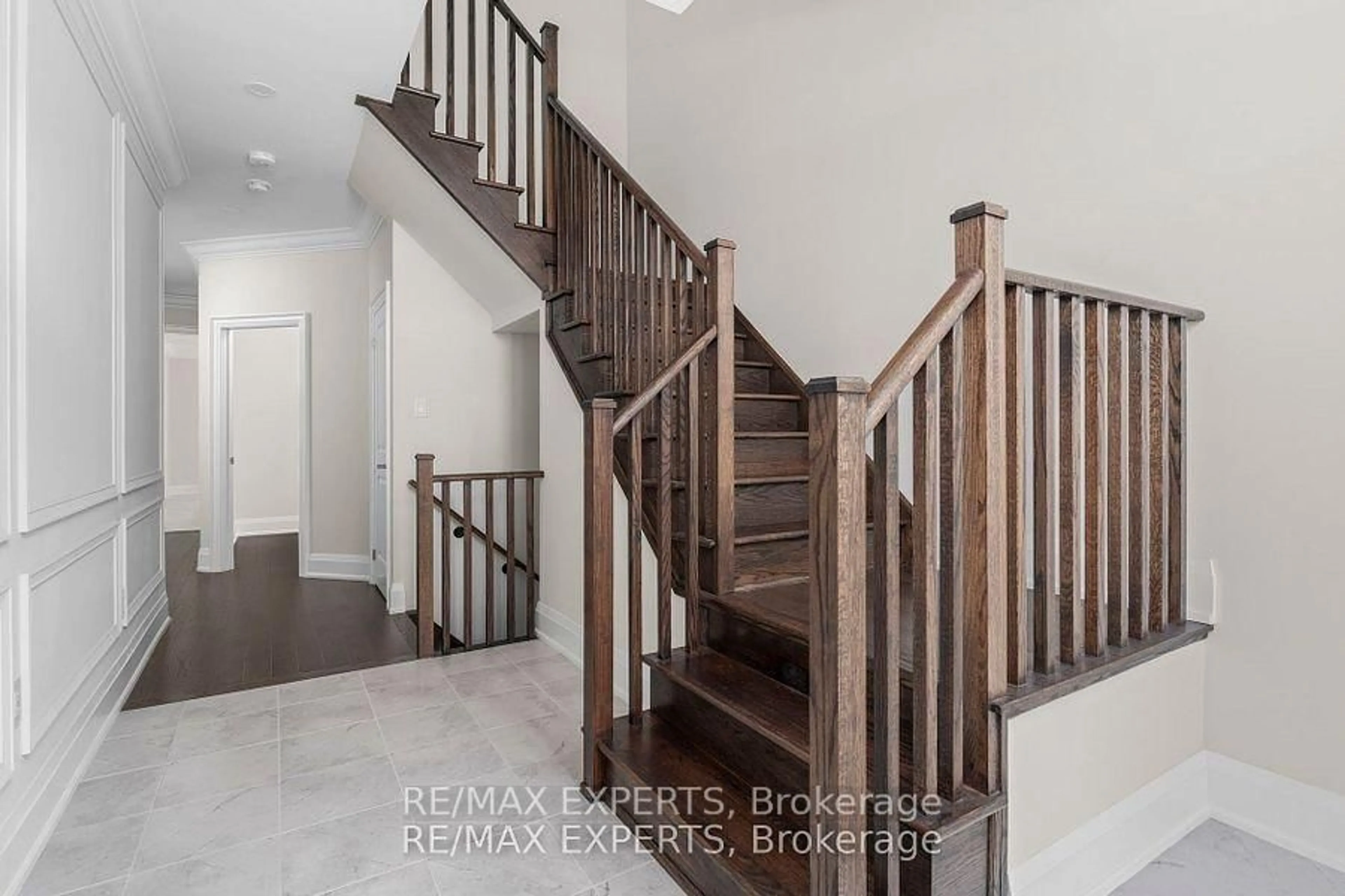 Stairs for 1259 Stevens Rd, Innisfil Ontario L9S 0P6