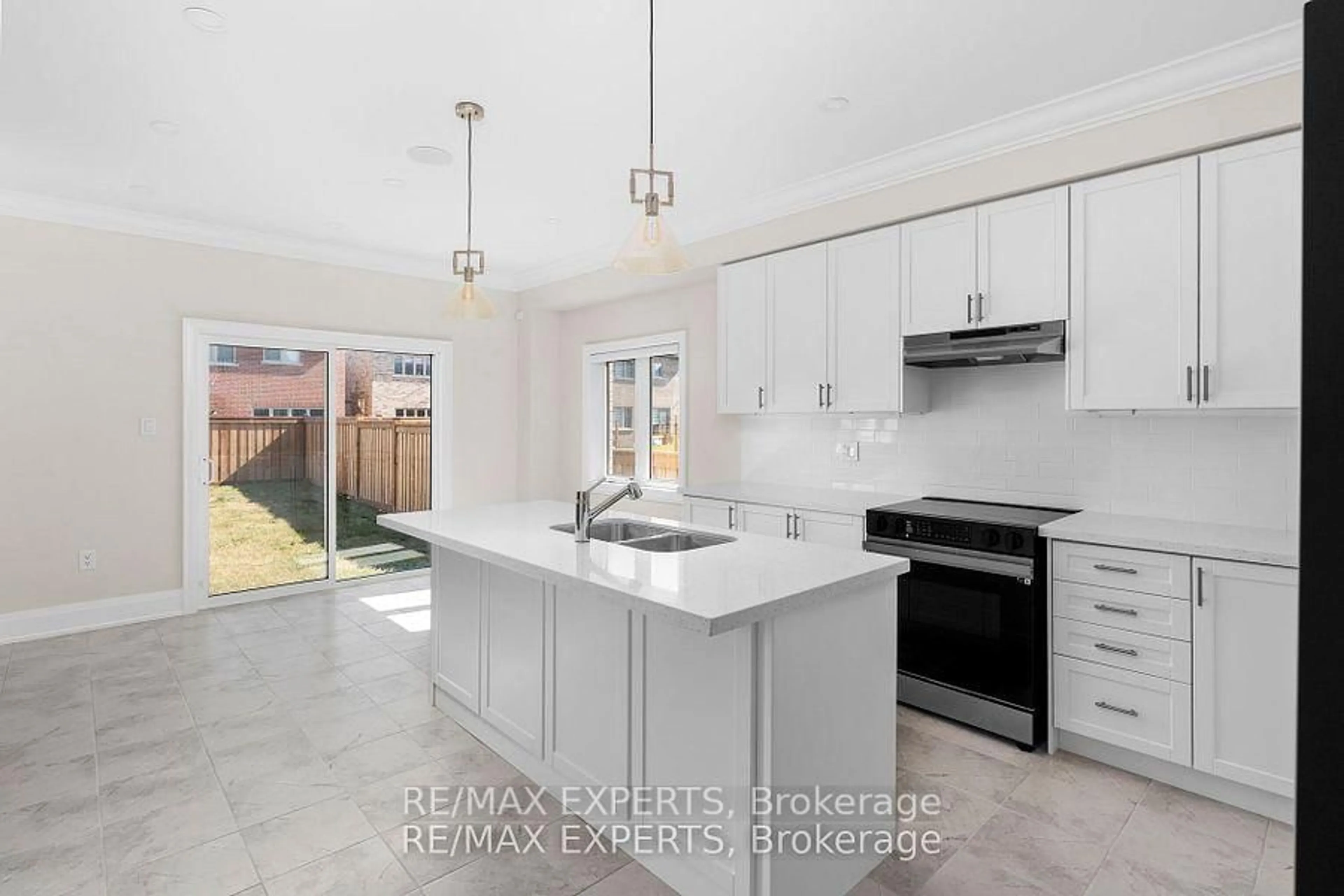 Open concept kitchen, ceramic/tile floor for 1259 Stevens Rd, Innisfil Ontario L9S 0P6