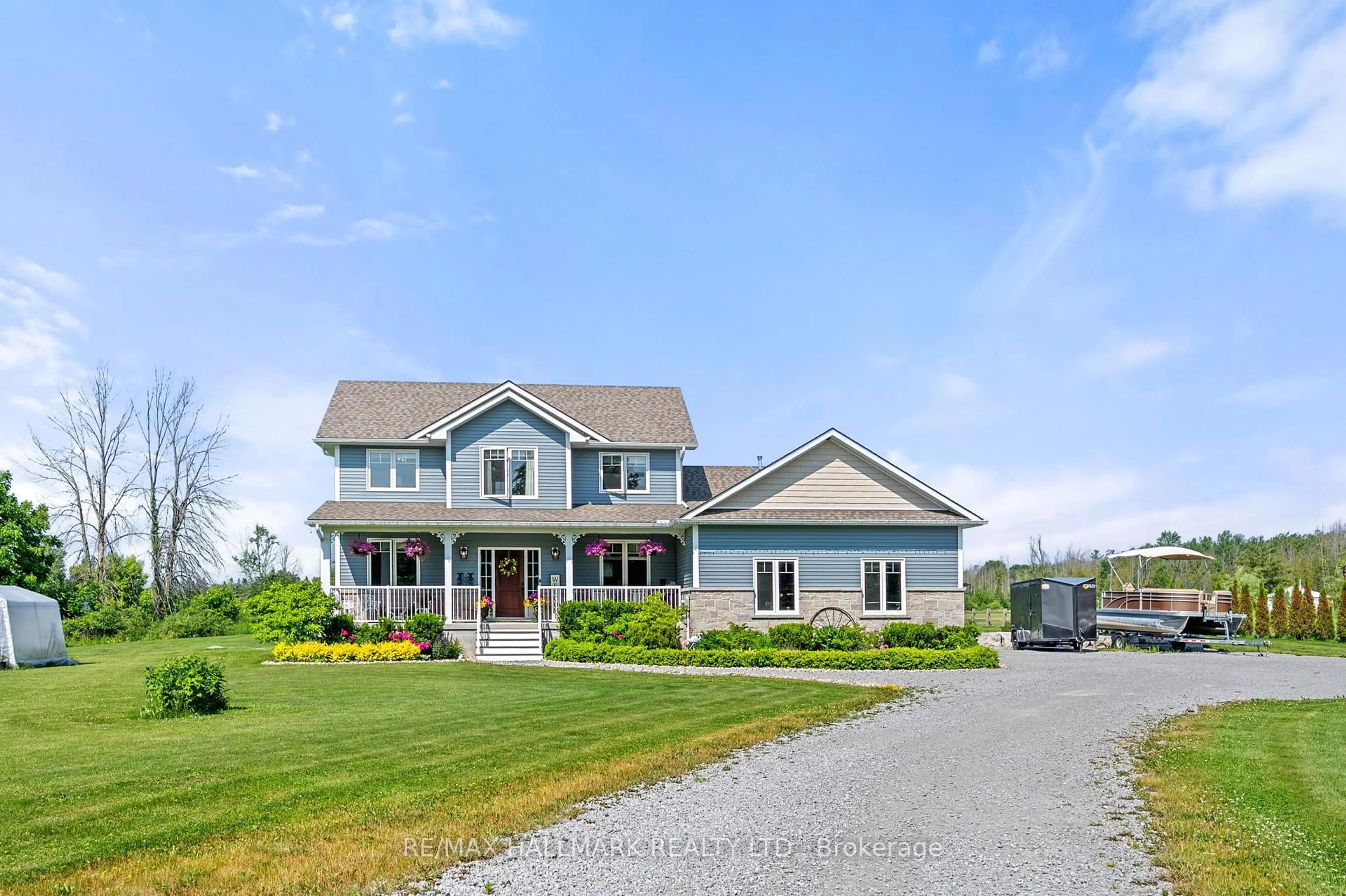 Home with vinyl exterior material, unknown for 185 Riverbank Dr, Georgina Ontario L0E 1N0
