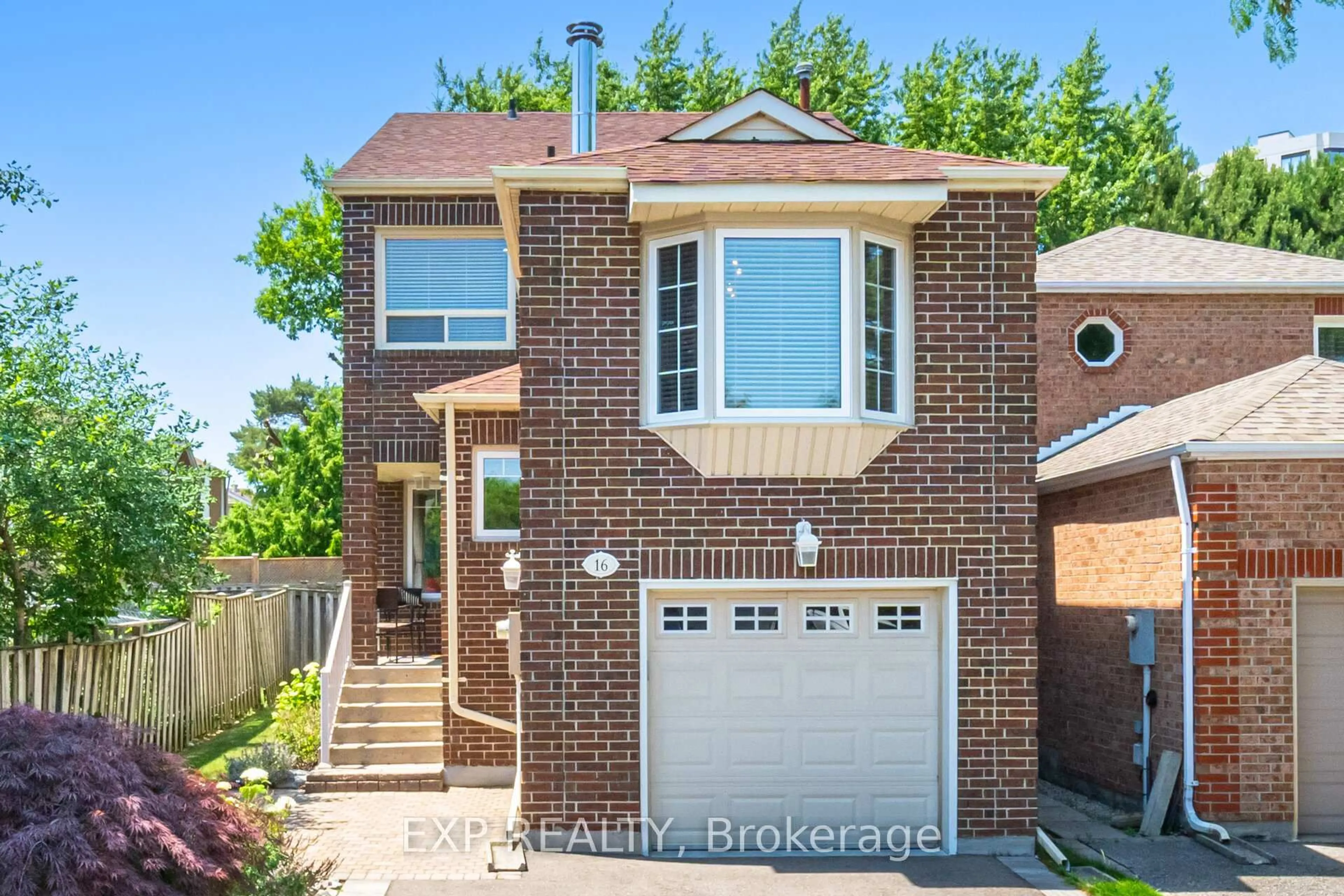 Home with brick exterior material, street for 16 Lansbury Crt, Vaughan Ontario L4J 5J9
