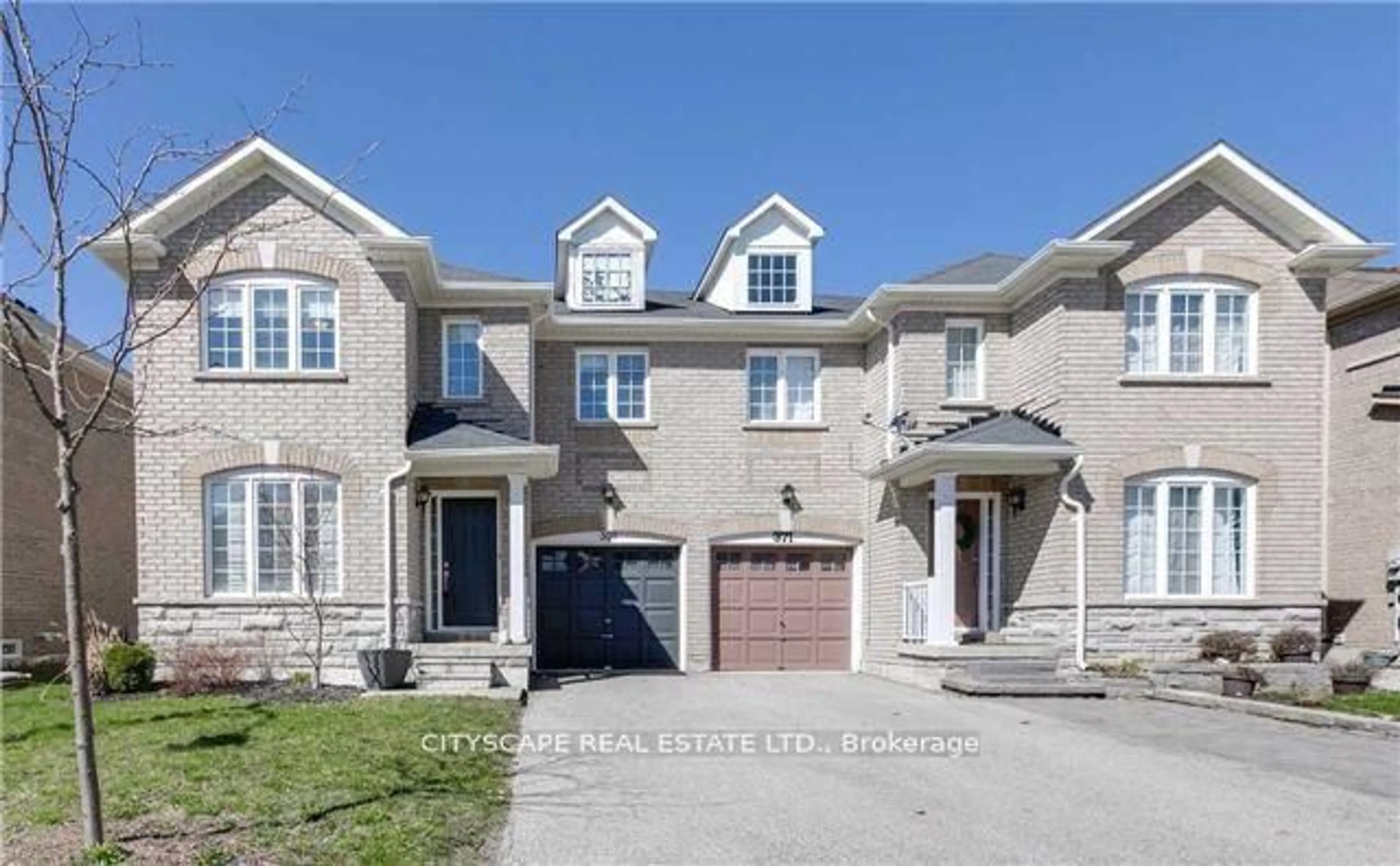 Home with brick exterior material, street for 369 Kwapis Blvd, Newmarket Ontario L3X 3H1