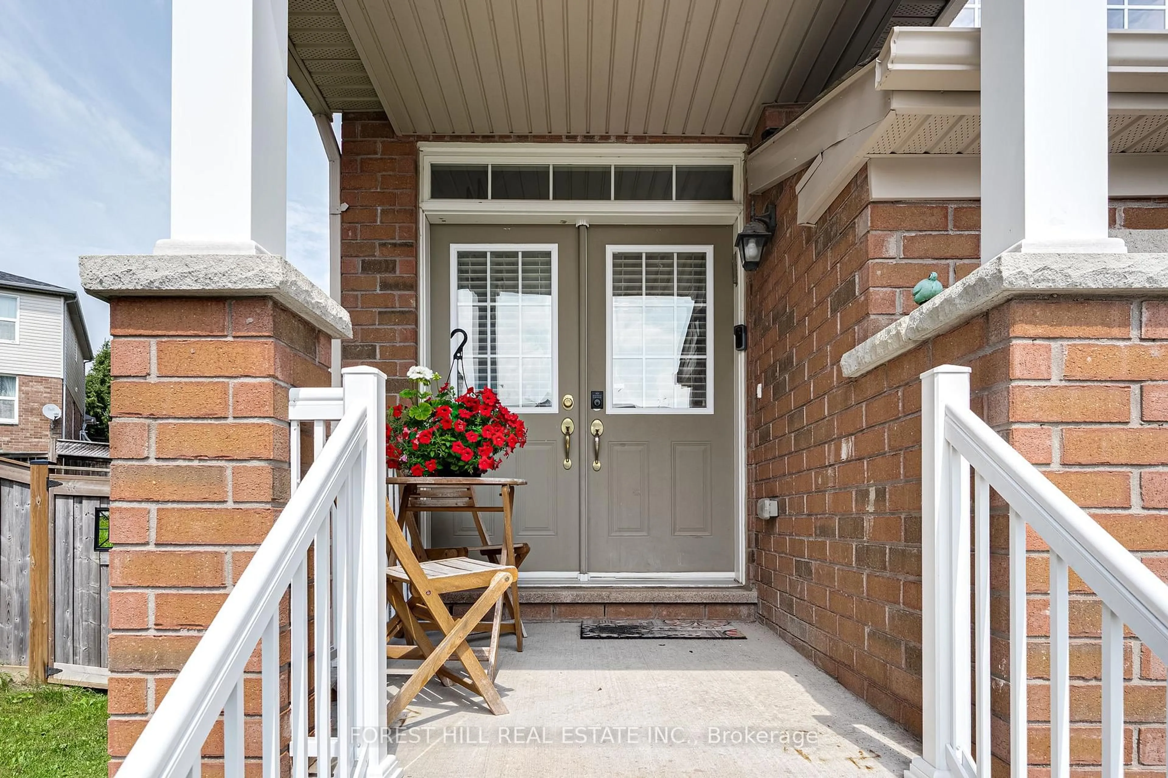 Indoor entryway for 59 Matthewson Ave, Bradford West Gwillimbury Ontario L3Z 0P3