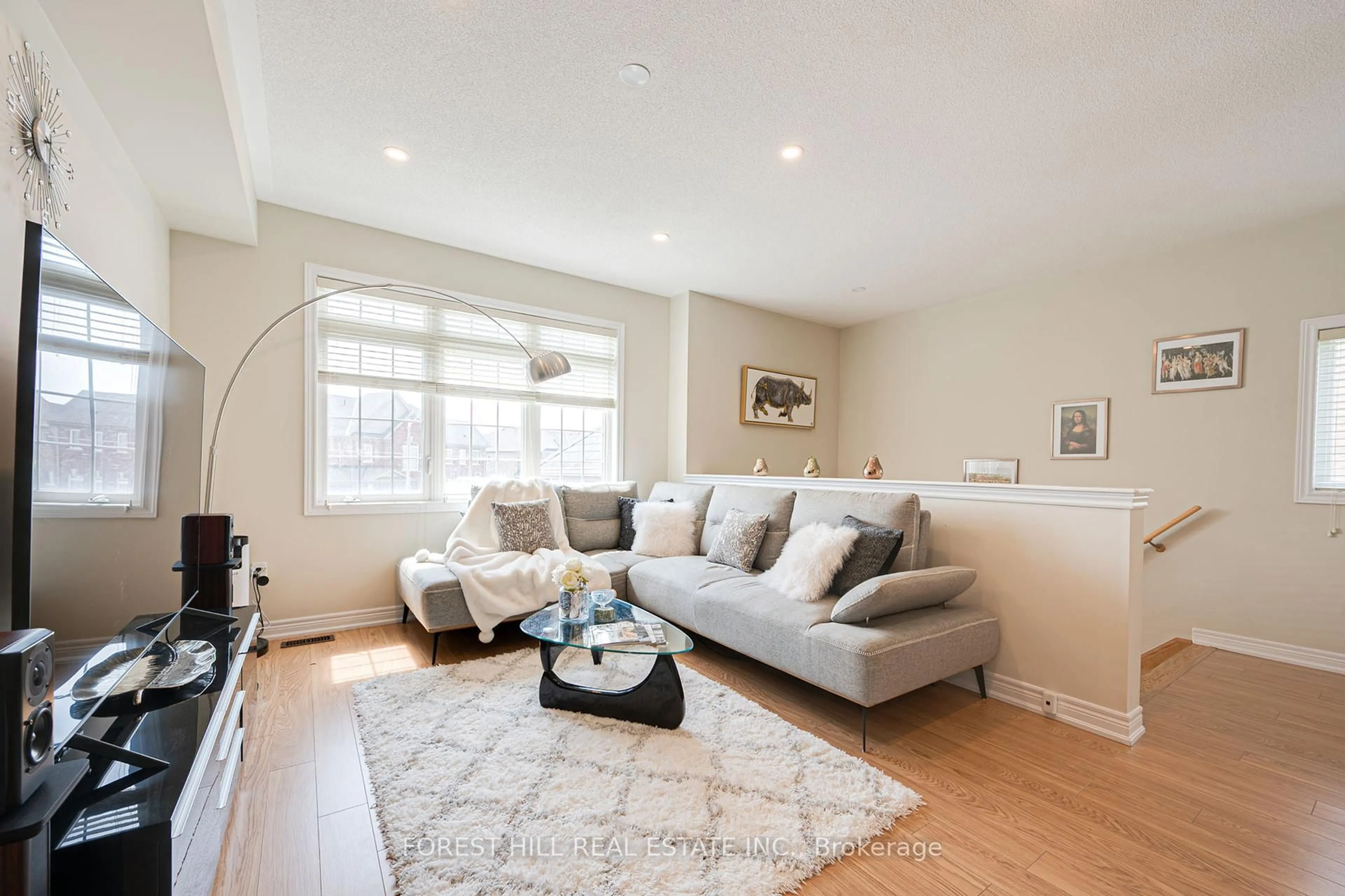 Living room with furniture, unknown for 59 Matthewson Ave, Bradford West Gwillimbury Ontario L3Z 0P3