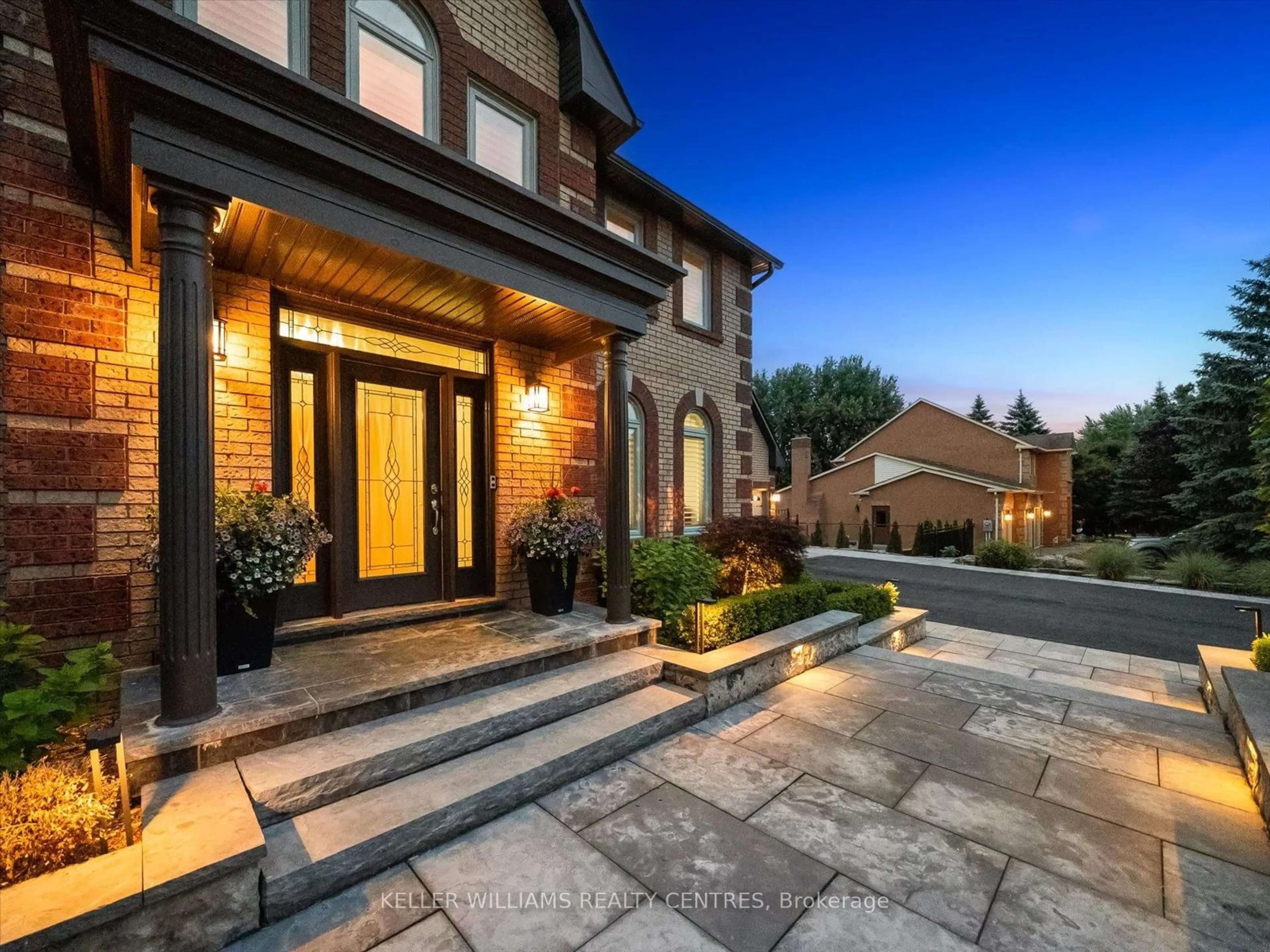 Home with brick exterior material, street for 88 Willow Farm Lane, Aurora Ontario L4G 6K3