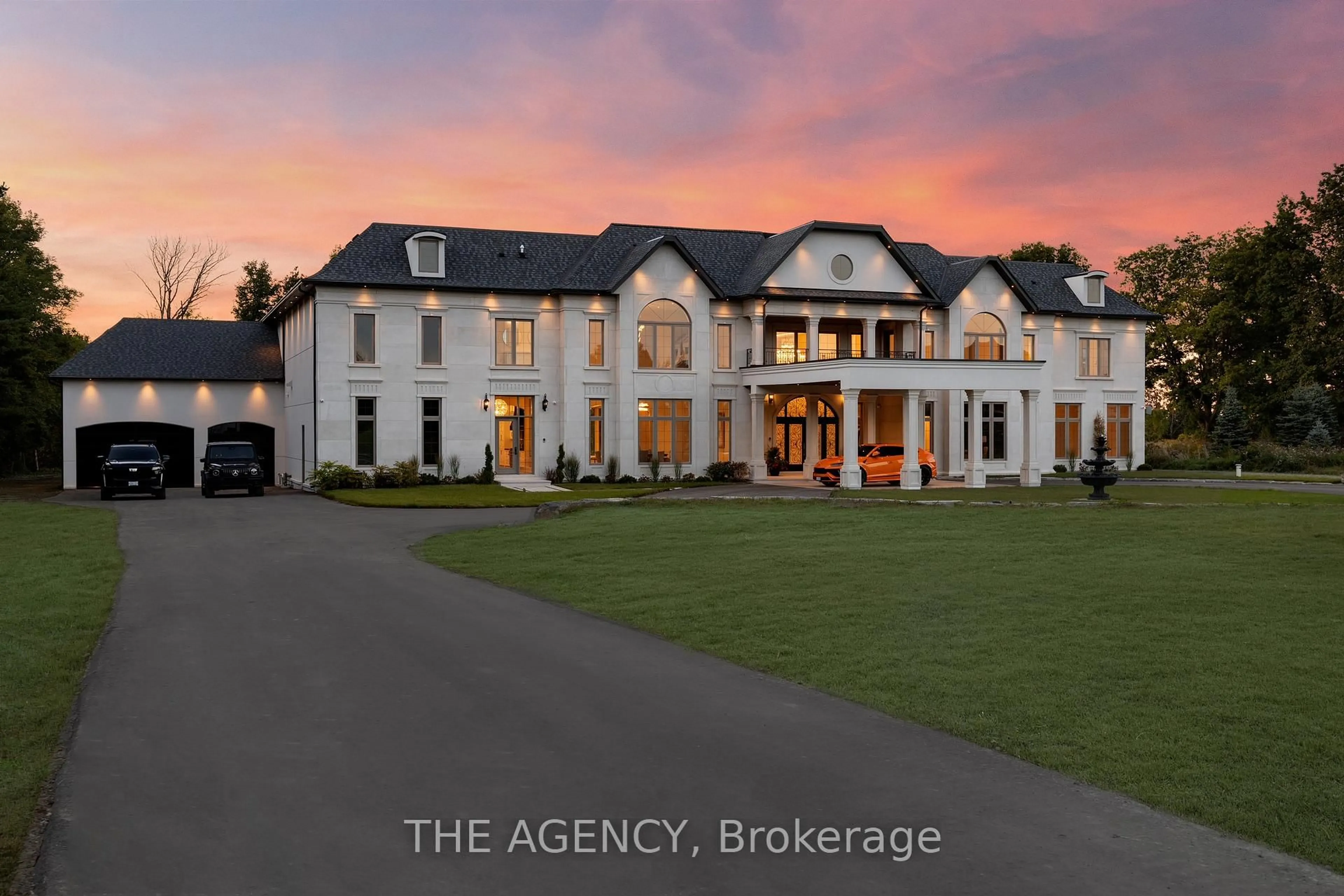 A pic from outside/outdoor area/front of a property/back of a property/a pic from drone, building for 3310 18th Side Rd, King Ontario L7B 0H4