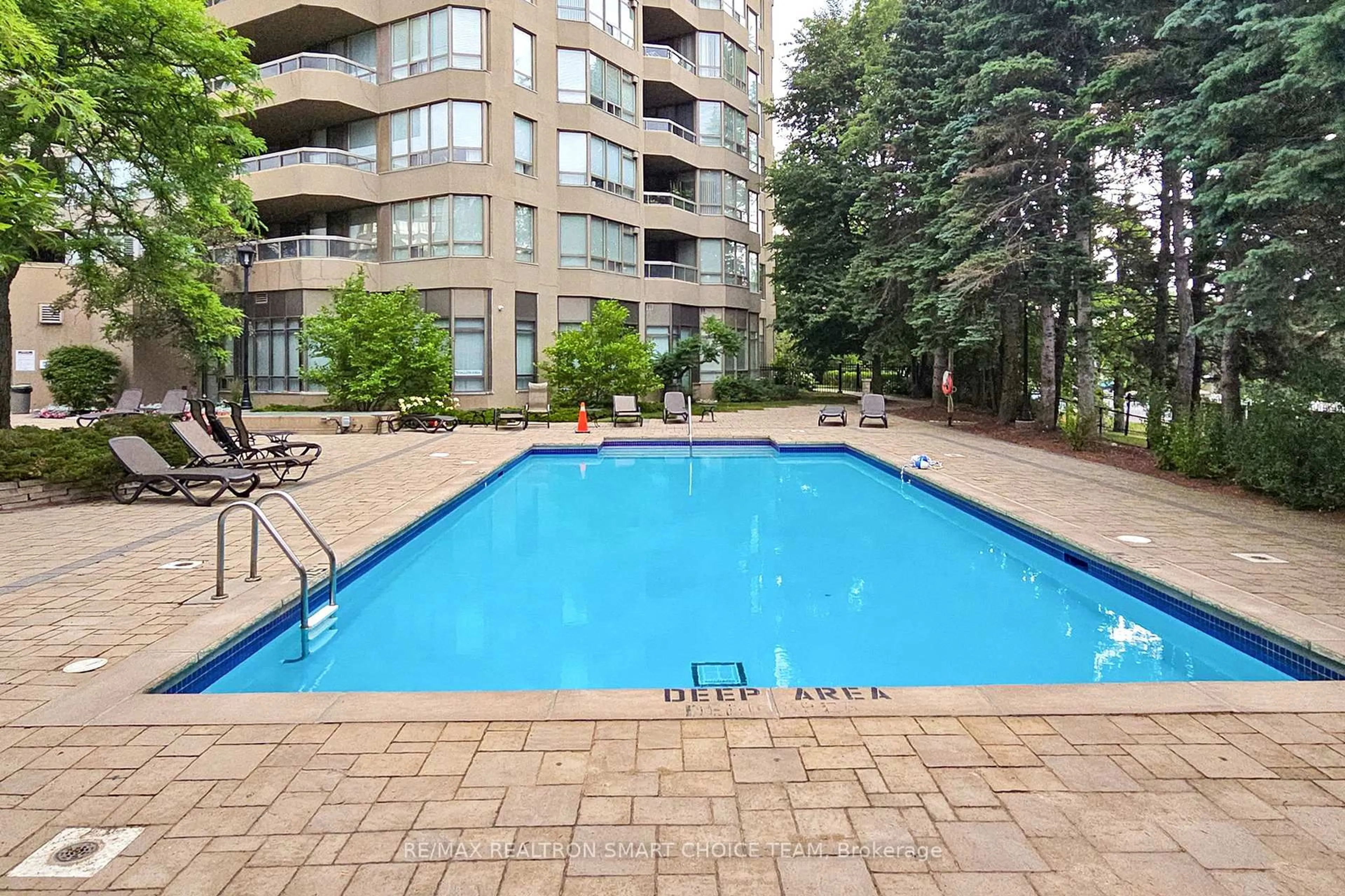 Pool for 610 Bullock Dr #514, Markham Ontario L3R 0G1